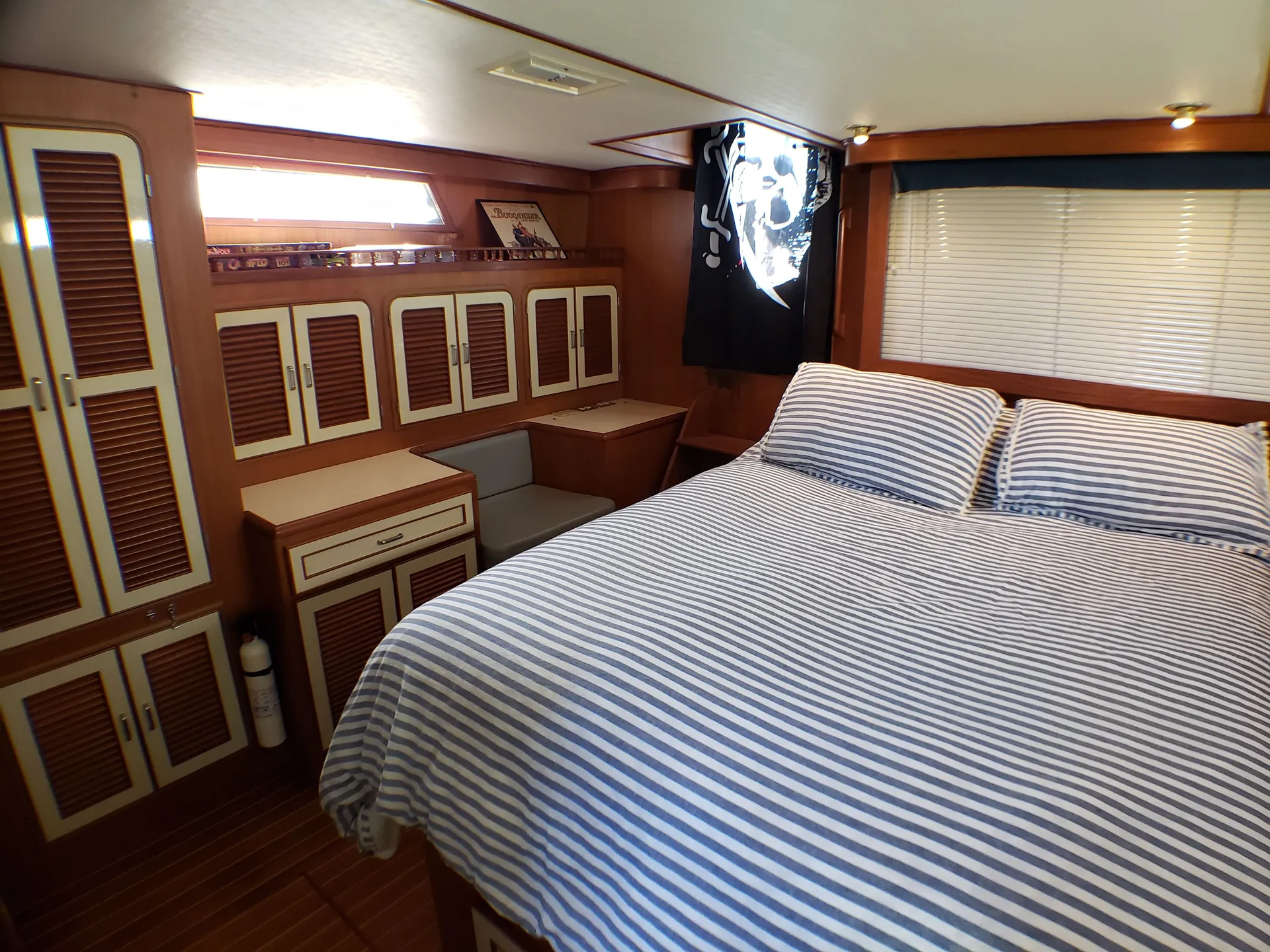 60ft Luxury HiStar YachtFisher with Starlink – Catalina Getaway