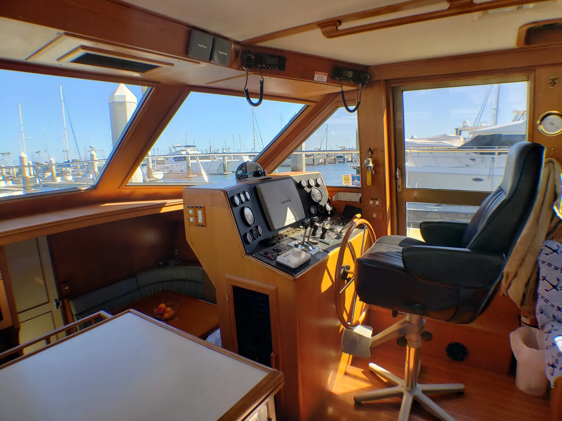 60ft Luxury HiStar YachtFisher with Starlink – Catalina Getaway