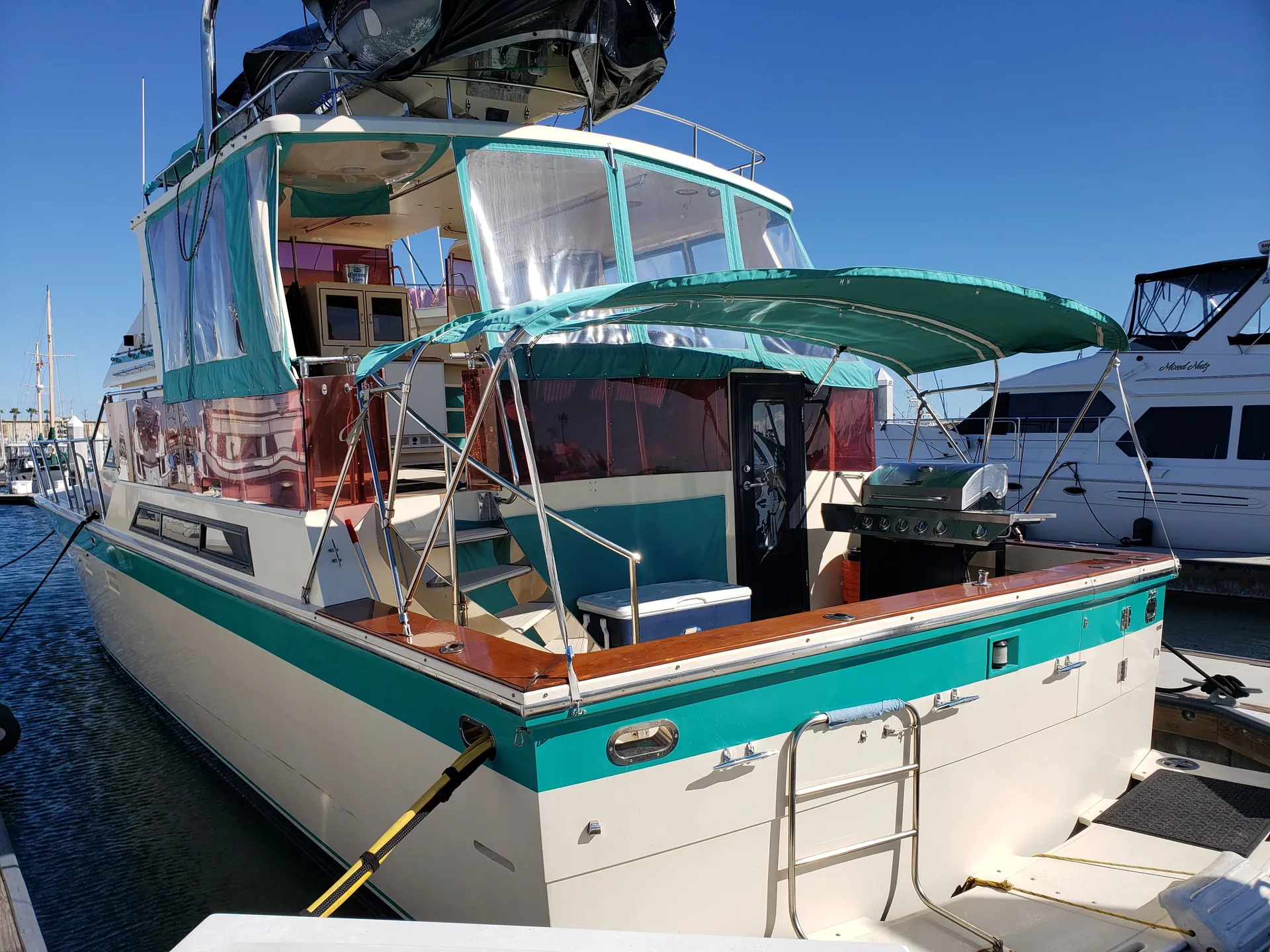 60ft Luxury HiStar YachtFisher with Starlink – Catalina Getaway