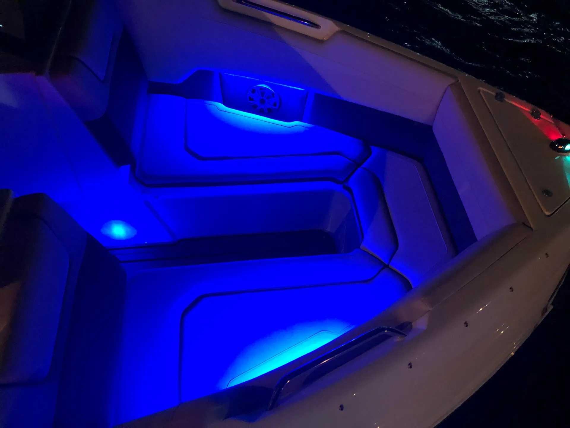 200HP Rinker Q3 23' for 12 ppl in Ft Lauderdale