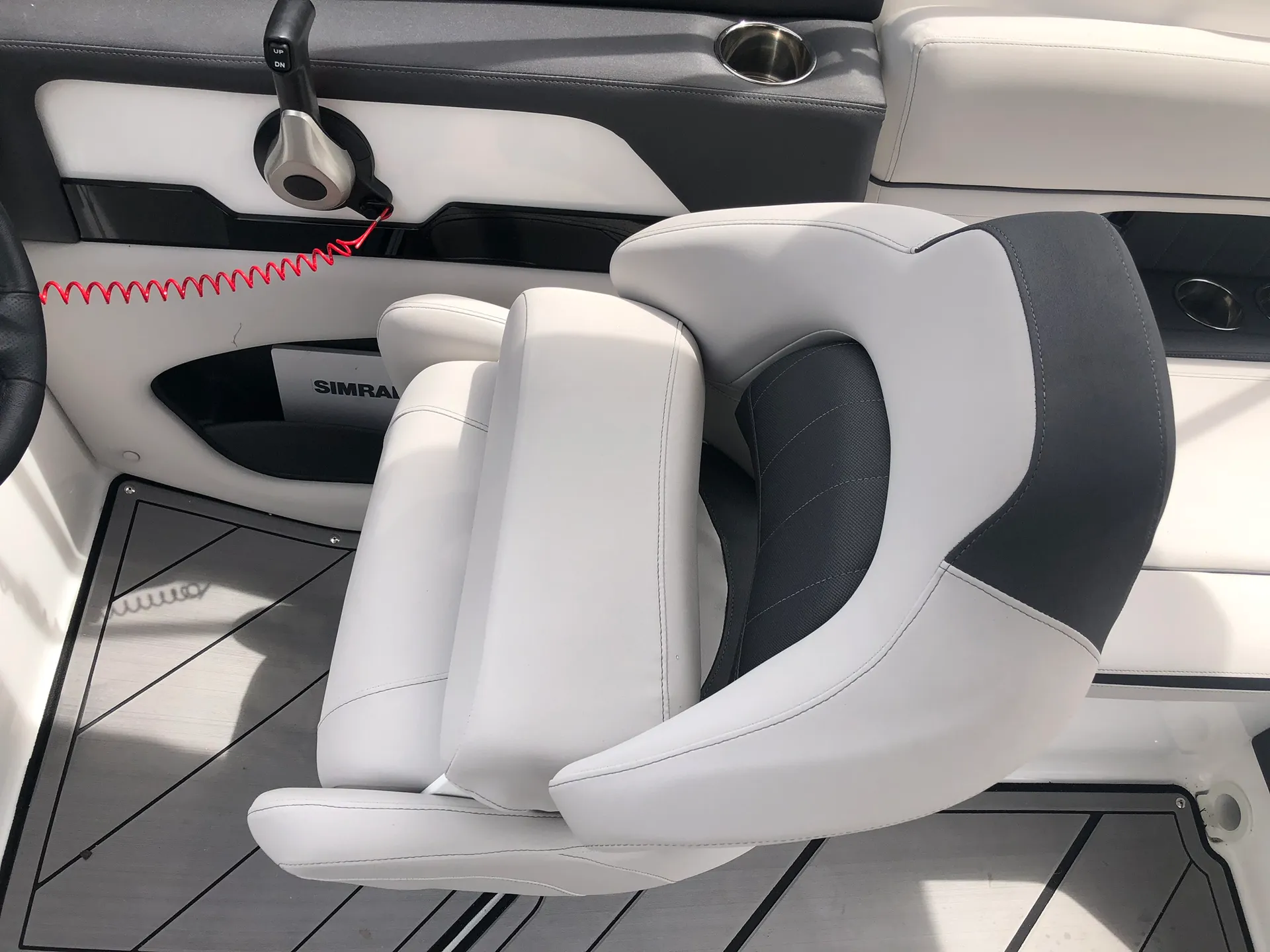 200HP Rinker Q3 23' for 12 ppl in Ft Lauderdale