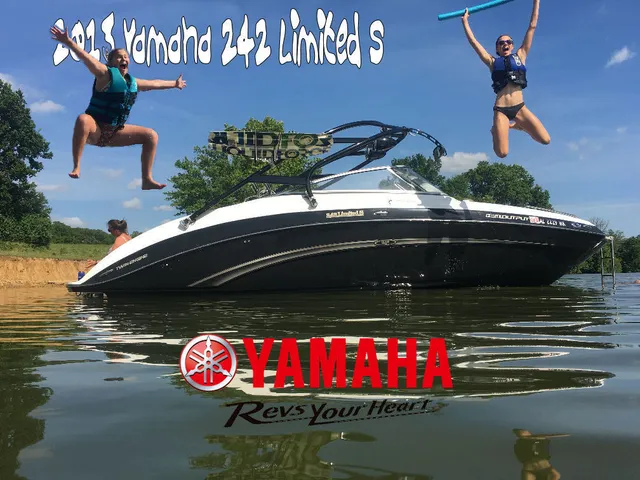 Rent a Yamaha jet boat in Louisville, KY near me