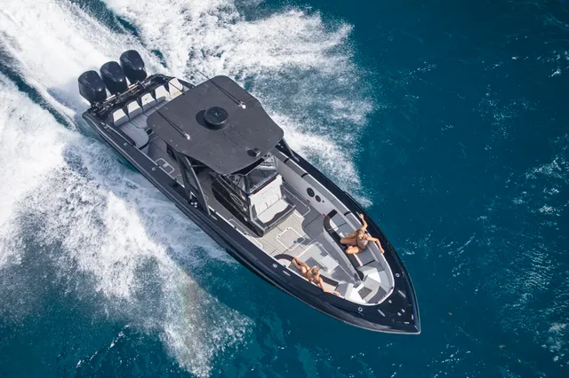 Rent a Obsidian performance in East End, St Thomas near me