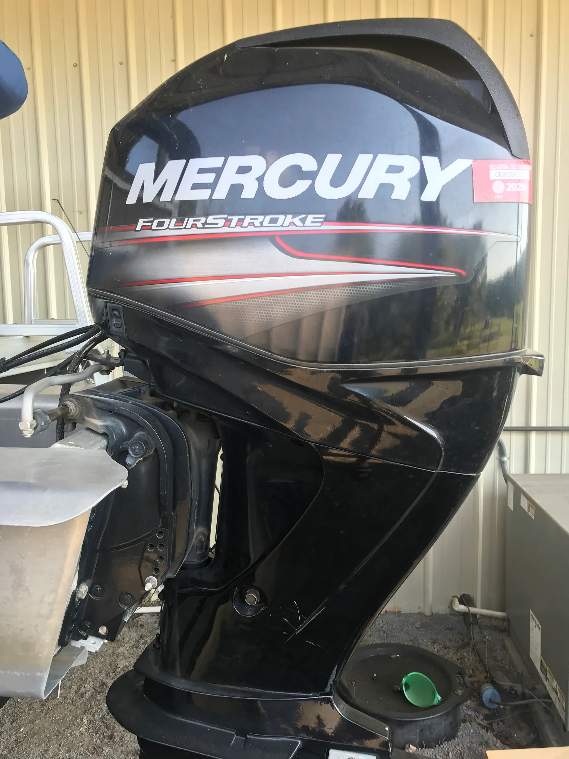 Sun Tracker by Tracker Marine Party Barge 18 DLX Signature w/20EL 4-S in McAlester, OK — photo 2