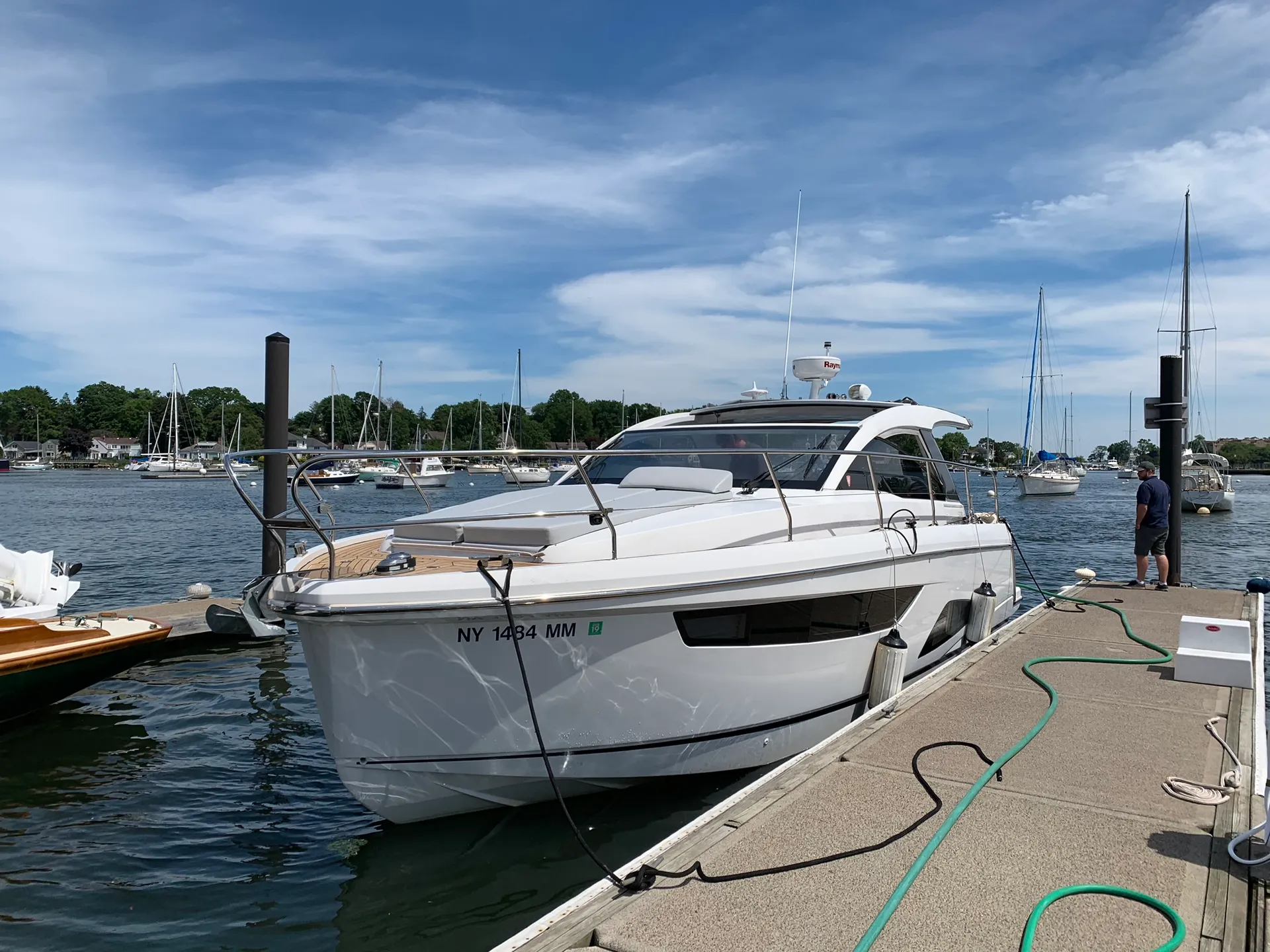 Sealine Boats S-34 in Chicago, IL — photo 3