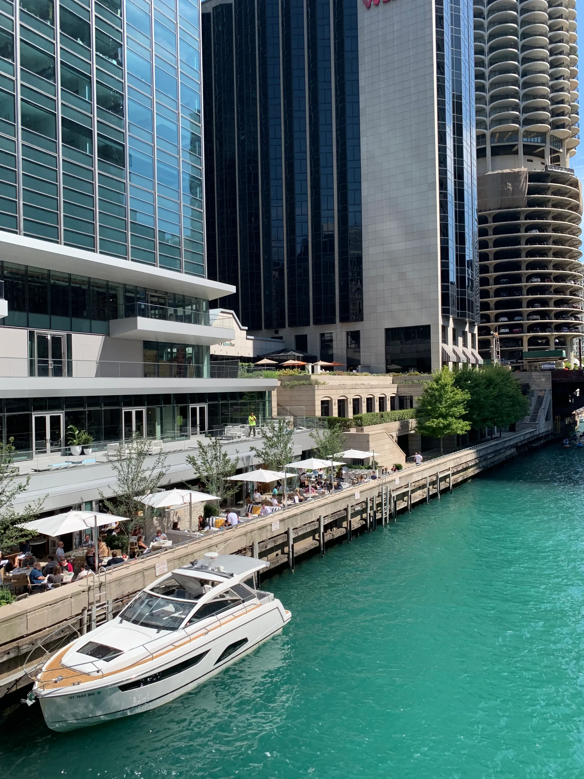 Sealine Boats S-34 in Chicago, IL — photo 4