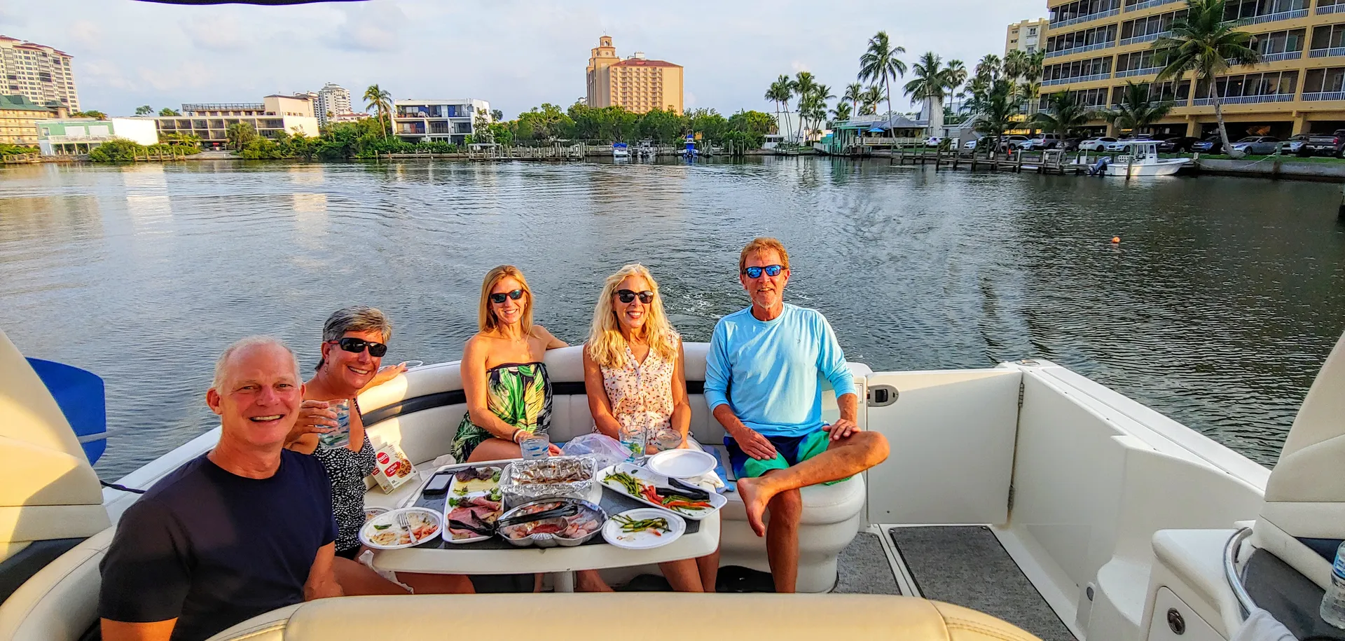 Heaven On The Gulf  - Sleek 40' Searay Sundancer! 