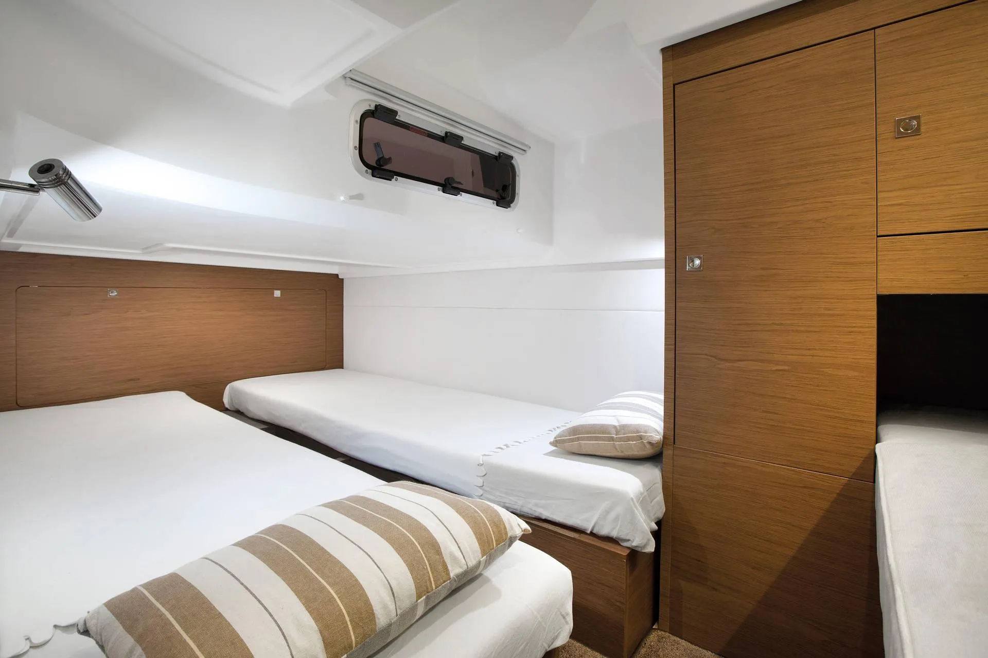 Other Leader 36 in St. Petersburg, FL — photo 2