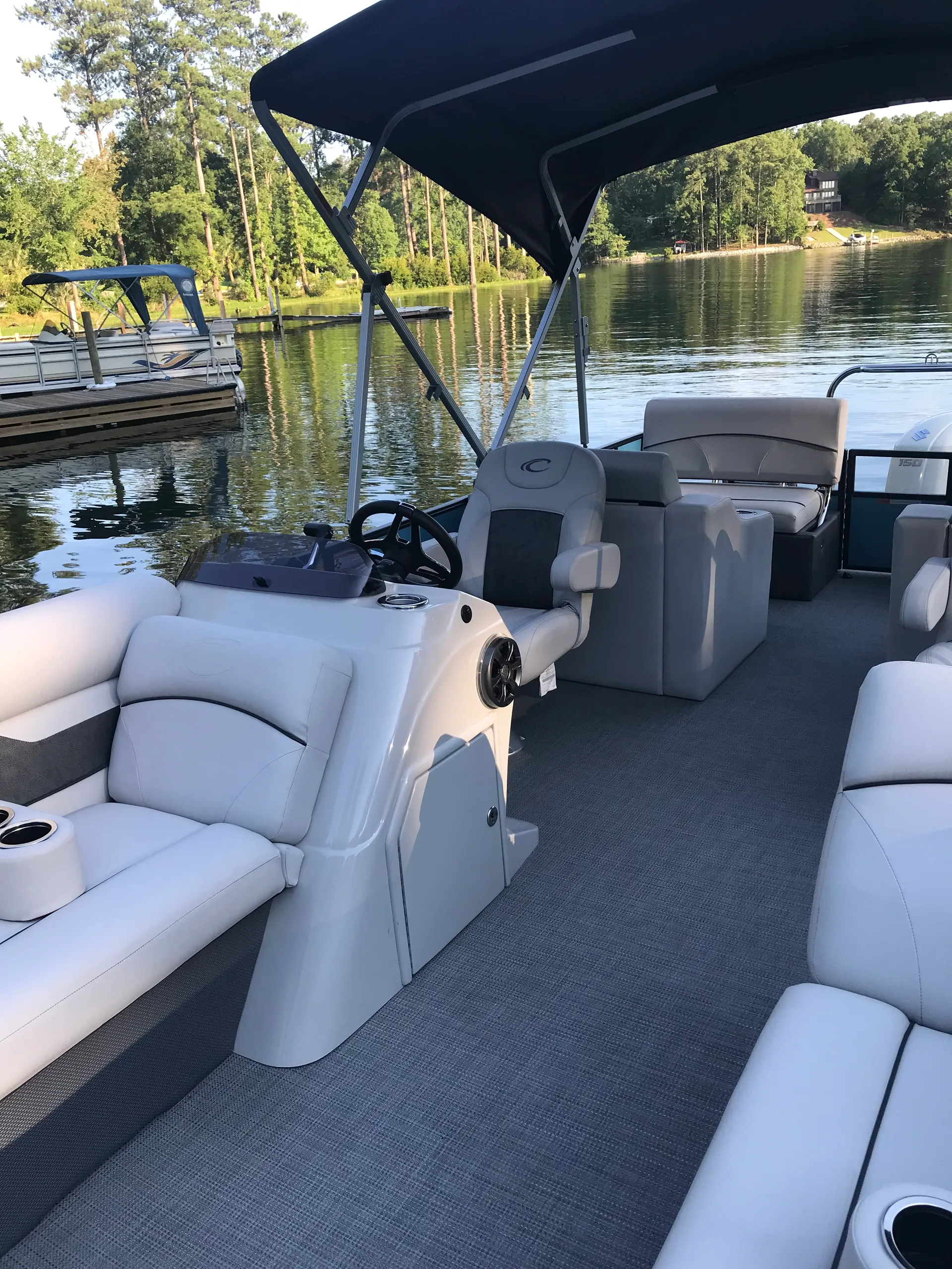 Crest Pontoons  I 220 SLRC in Chapin, SC — photo 2