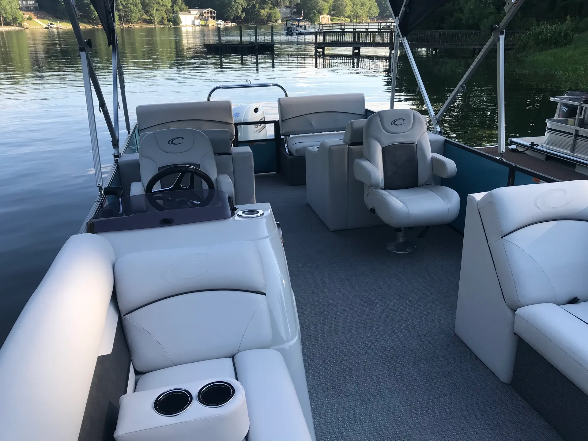 Crest Pontoons  I 220 SLRC in Chapin, SC — photo 5