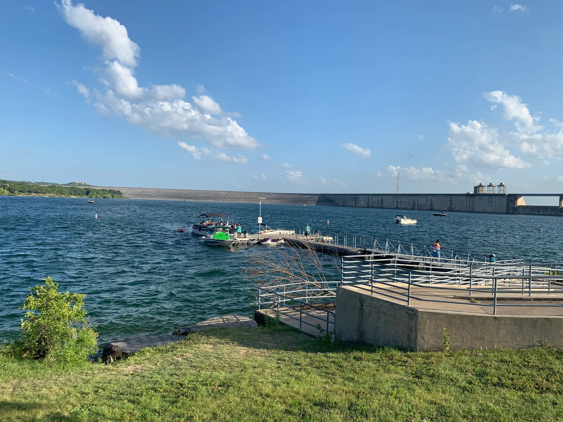 Tahoe by Tracker Marine 195 I/O in Austin, TX — photo 5