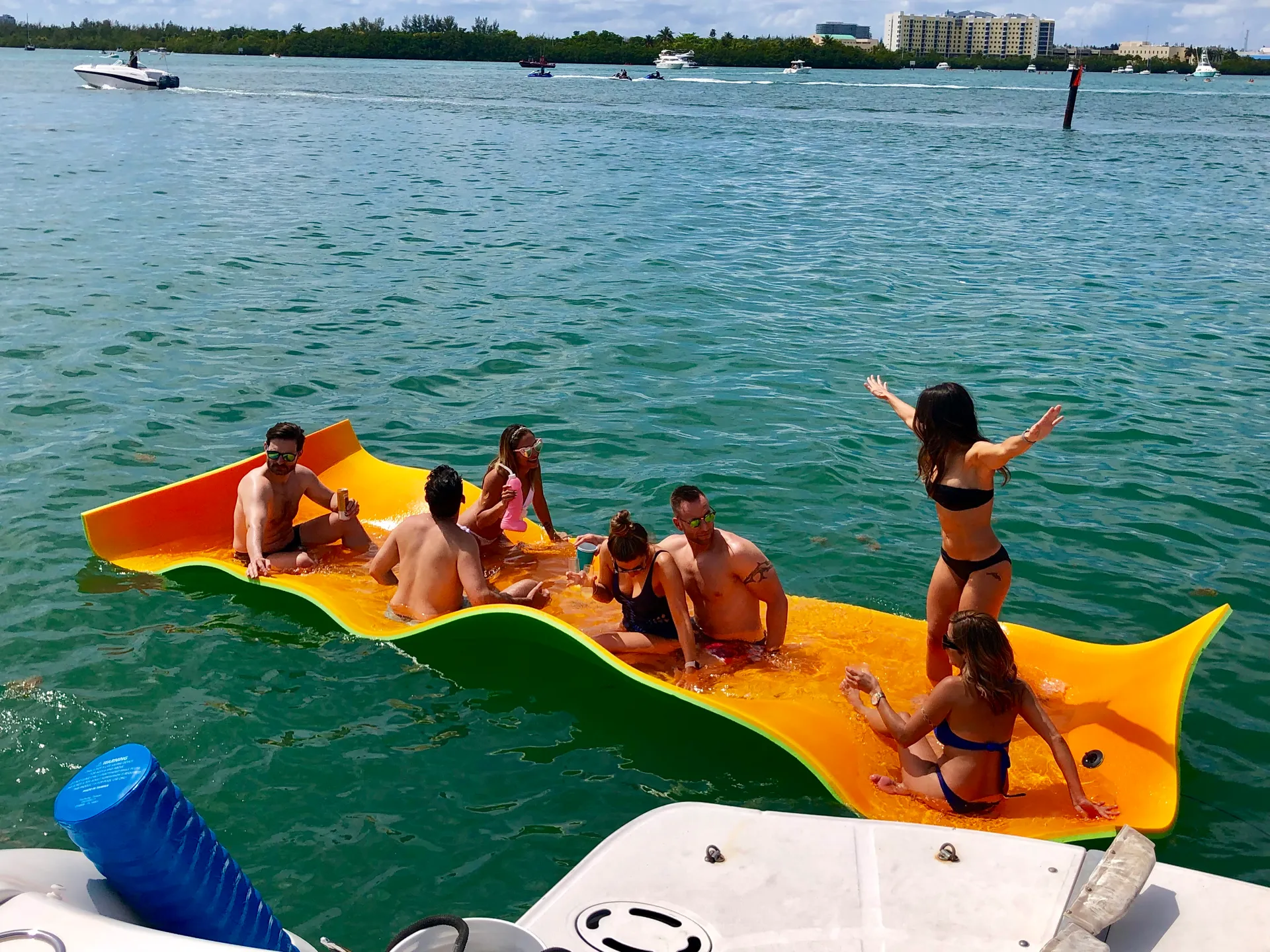 Spacious 48 ft Sea Ray Sundancer in Miami Beach!