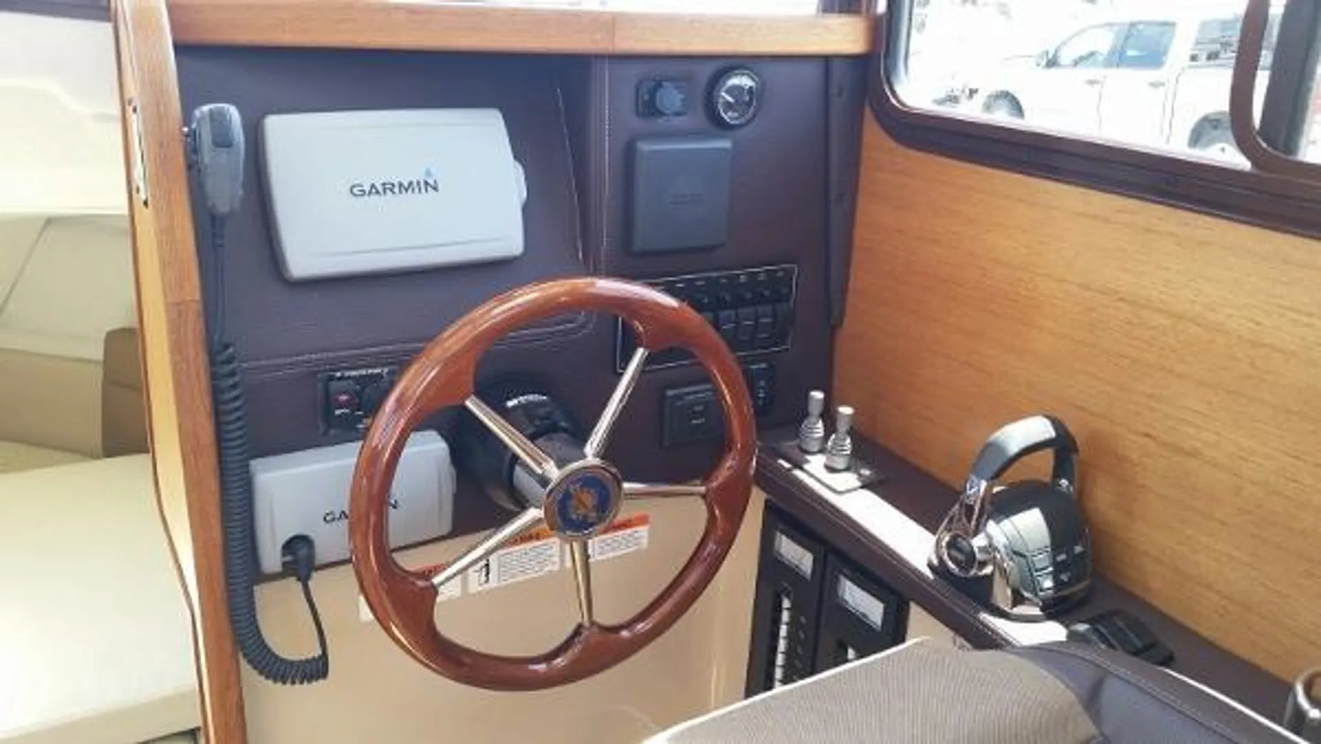 Ranger Tugs (WA) Ranger R25SC in Long Beach, CA — photo 4