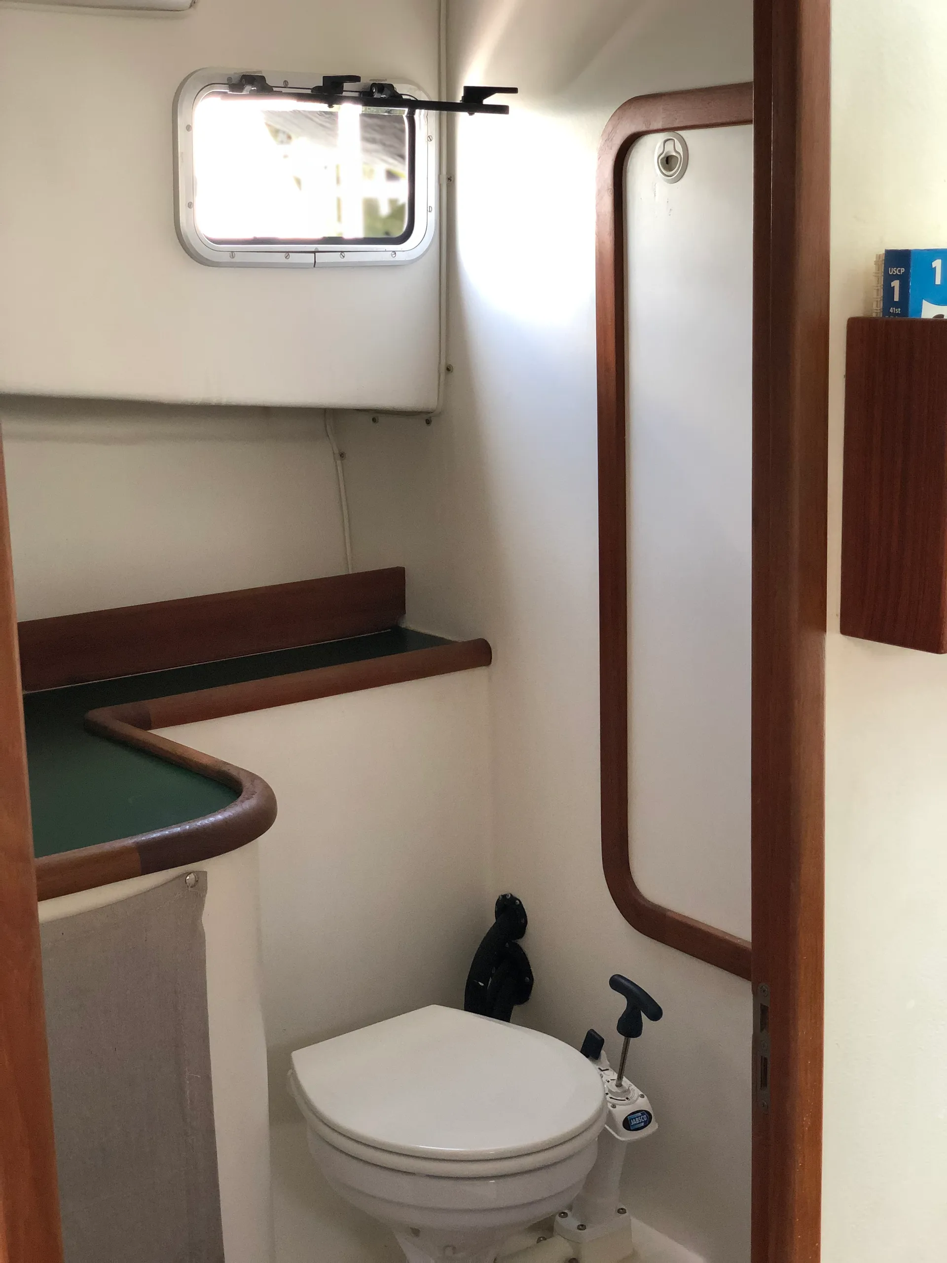 38' BOSTON pick up! Great for sunset cruises, sightseeing, PROPOSALS!