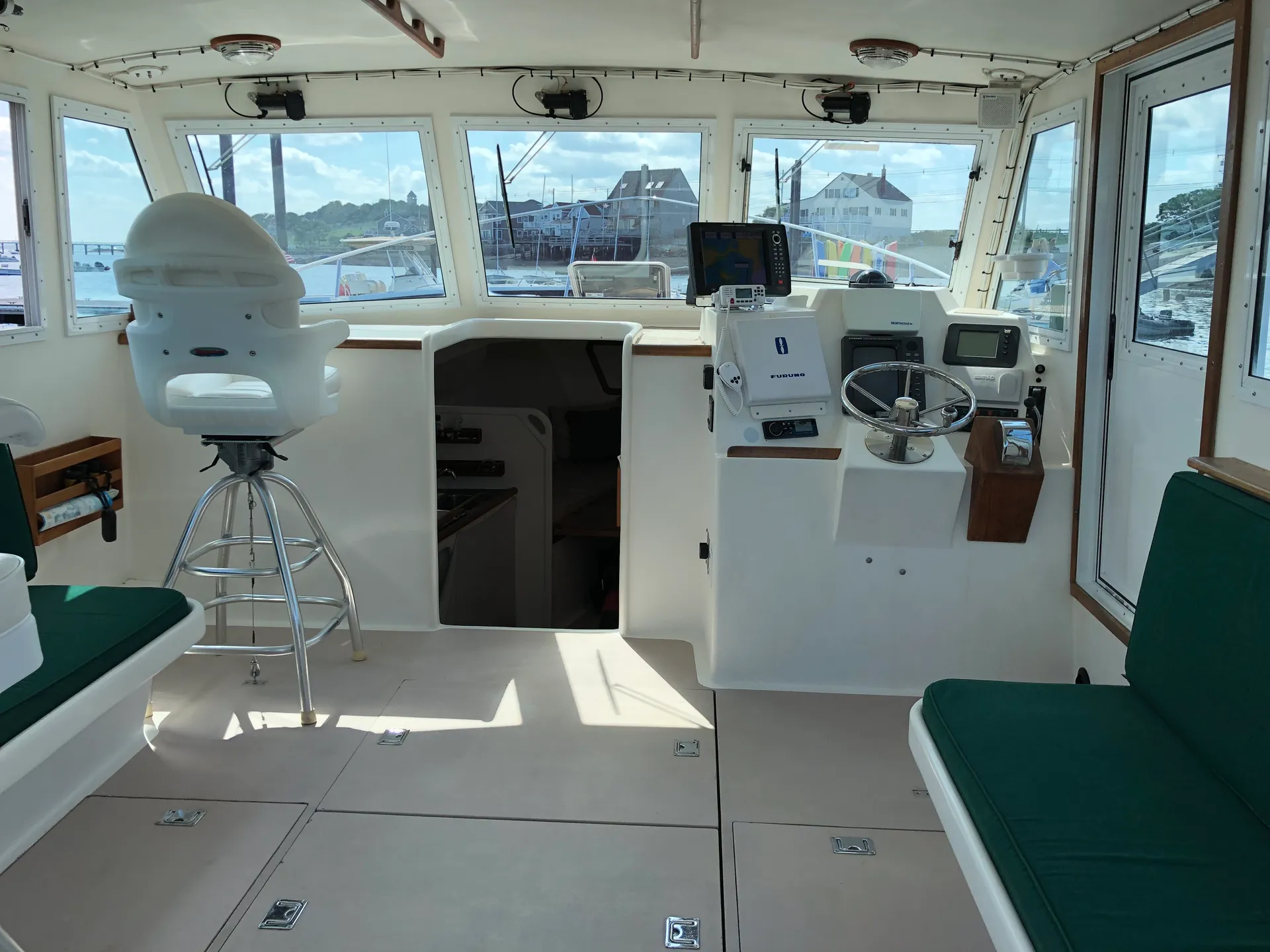 38' BOSTON pick up! Great for sunset cruises, sightseeing, PROPOSALS!