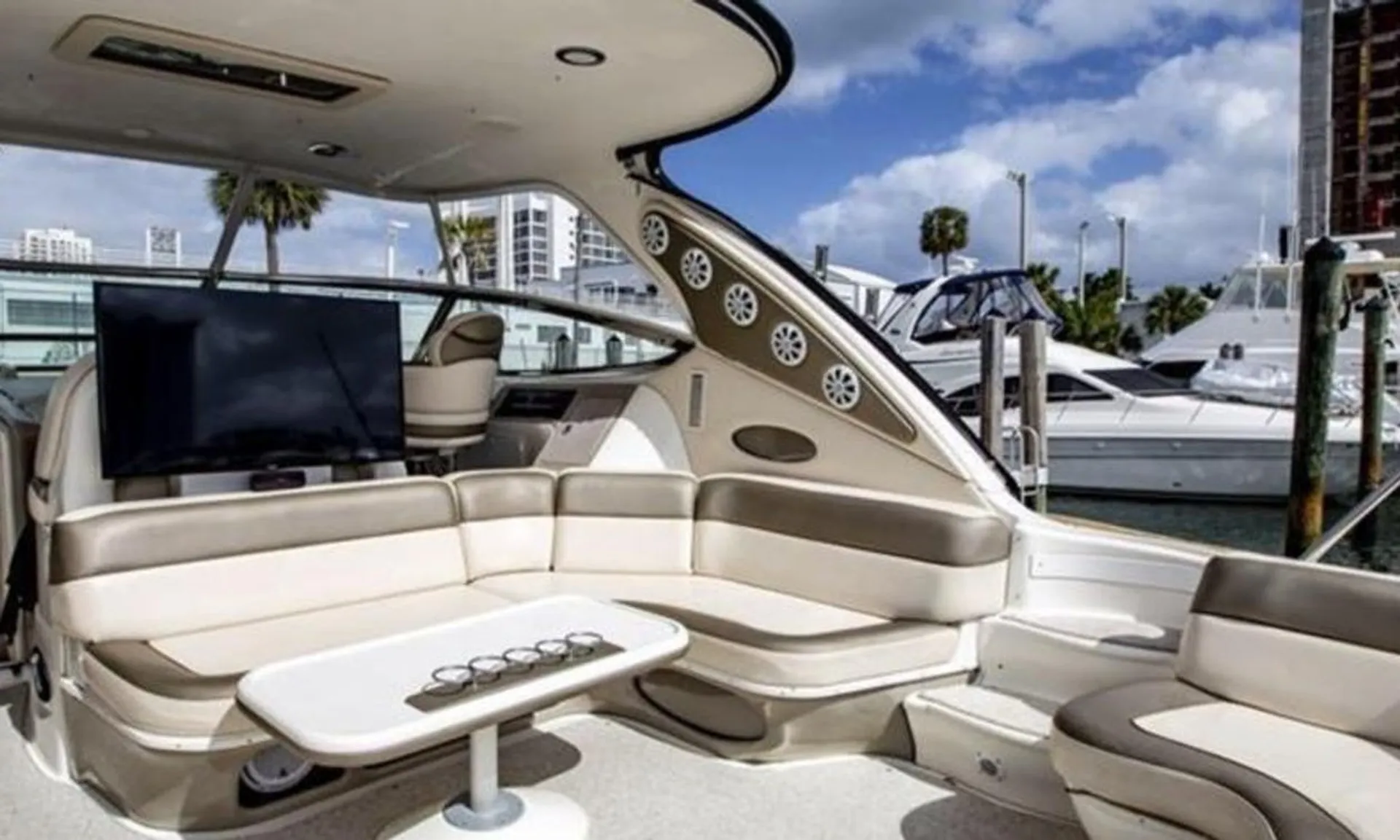 Sea Ray Boats 540 Sundancer in Miami Beach, FL — photo 3