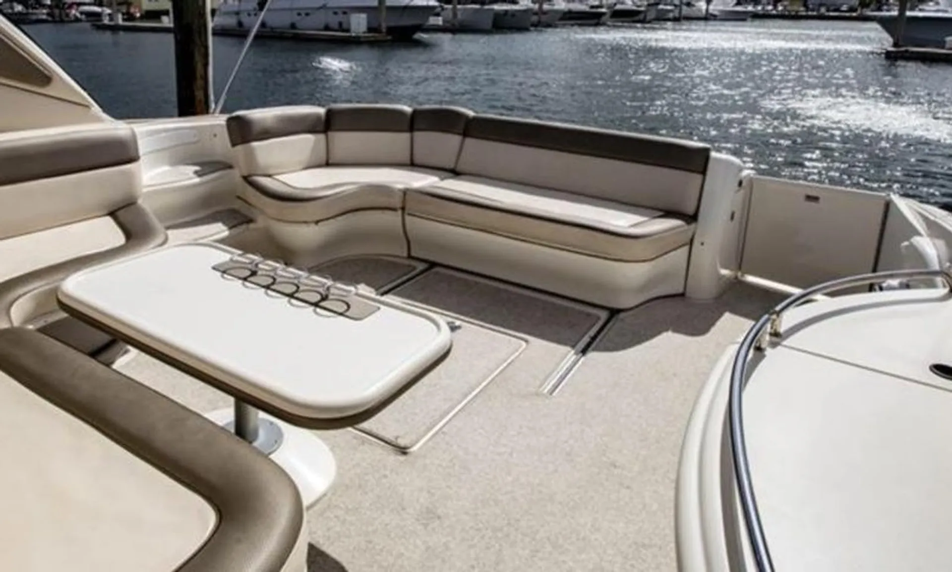 Sea Ray Boats 540 Sundancer in Miami Beach, FL — photo 4