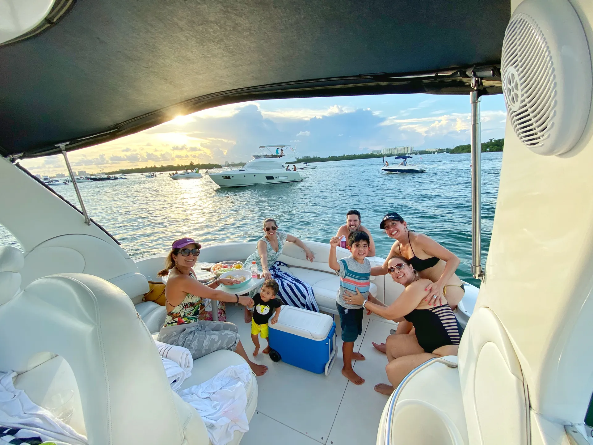 Sea Ray Boats 360 Sundancer in Miami, FL — photo 6