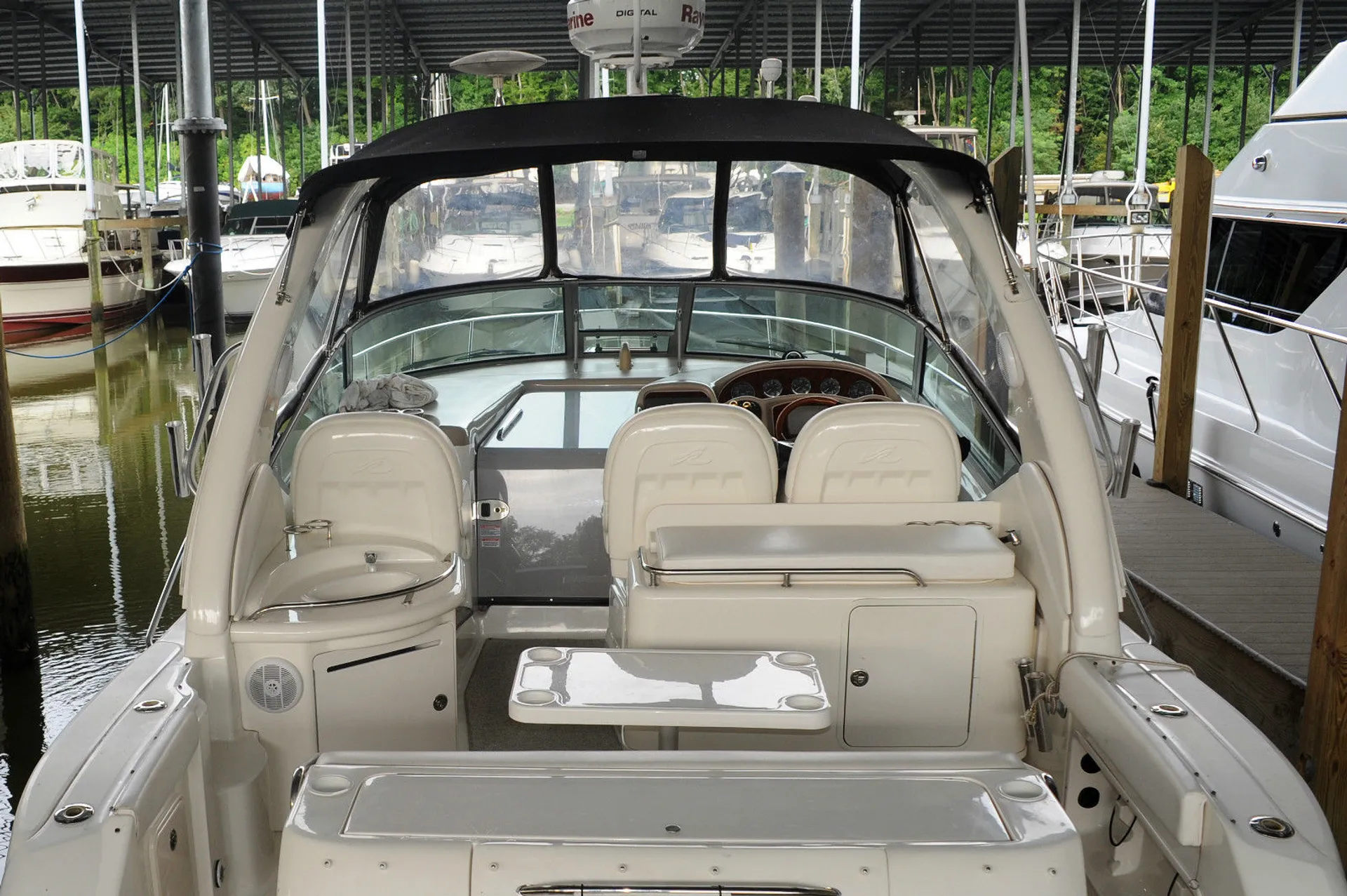 Sea Ray Boats 340 Sundancer in Miami, FL — photo 10