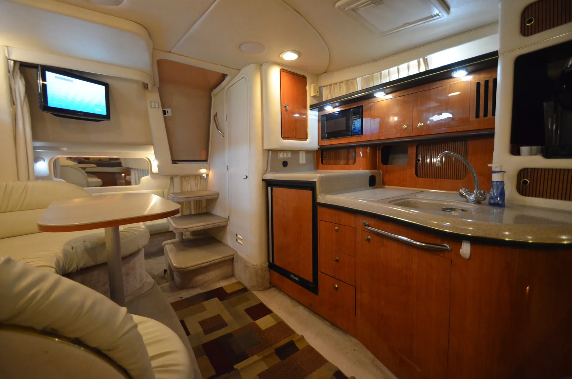 Sea Ray Boats 340 Sundancer in Miami, FL — photo 6