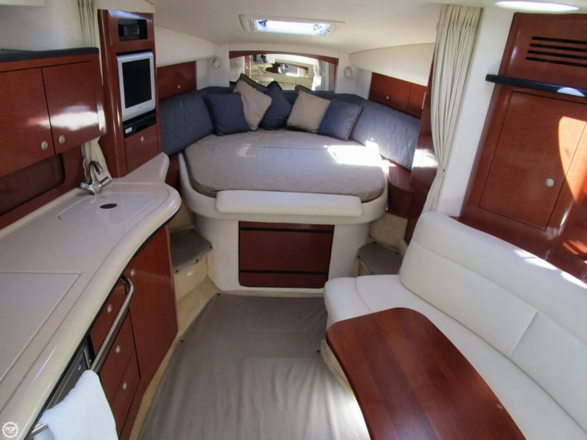 Sea Ray Boats 340 Sundancer in Miami, FL — photo 8