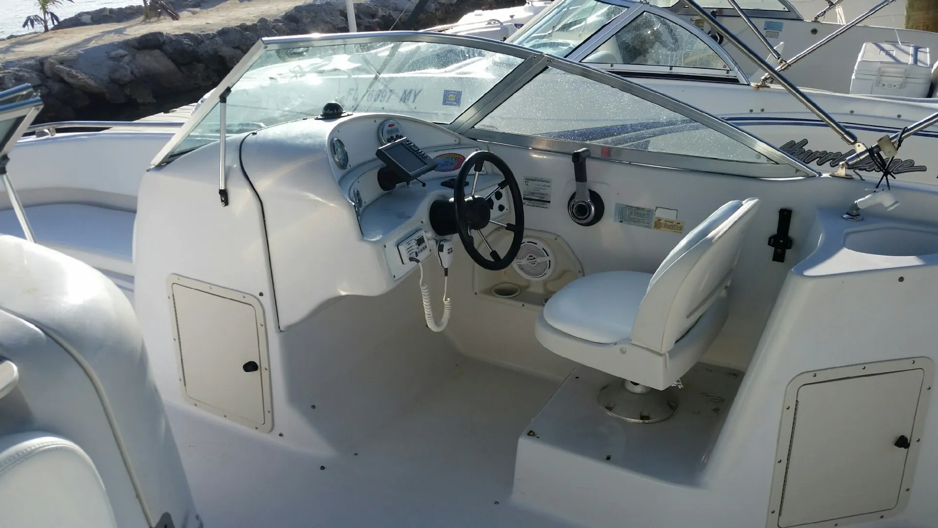 Hurricane Boats SD 2400 in Islamorada, FL — photo 2