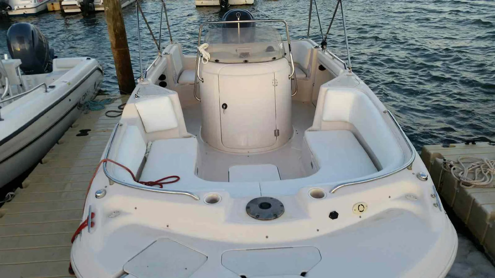 Hurricane Boats FD 226 CC in Islamorada, FL — photo 3