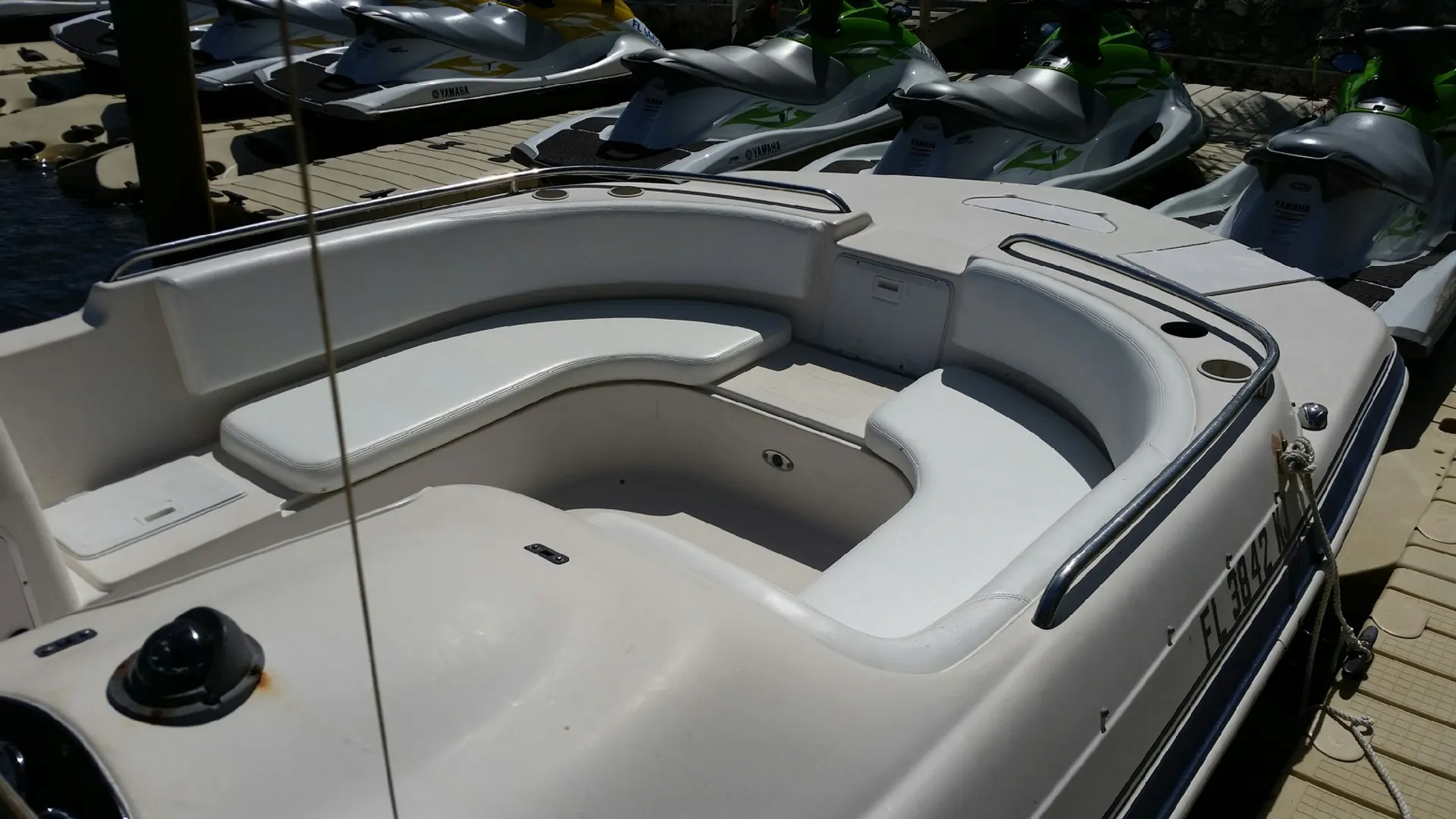 Hurricane Boats SD 2200 IO in Islamorada, FL — photo 4