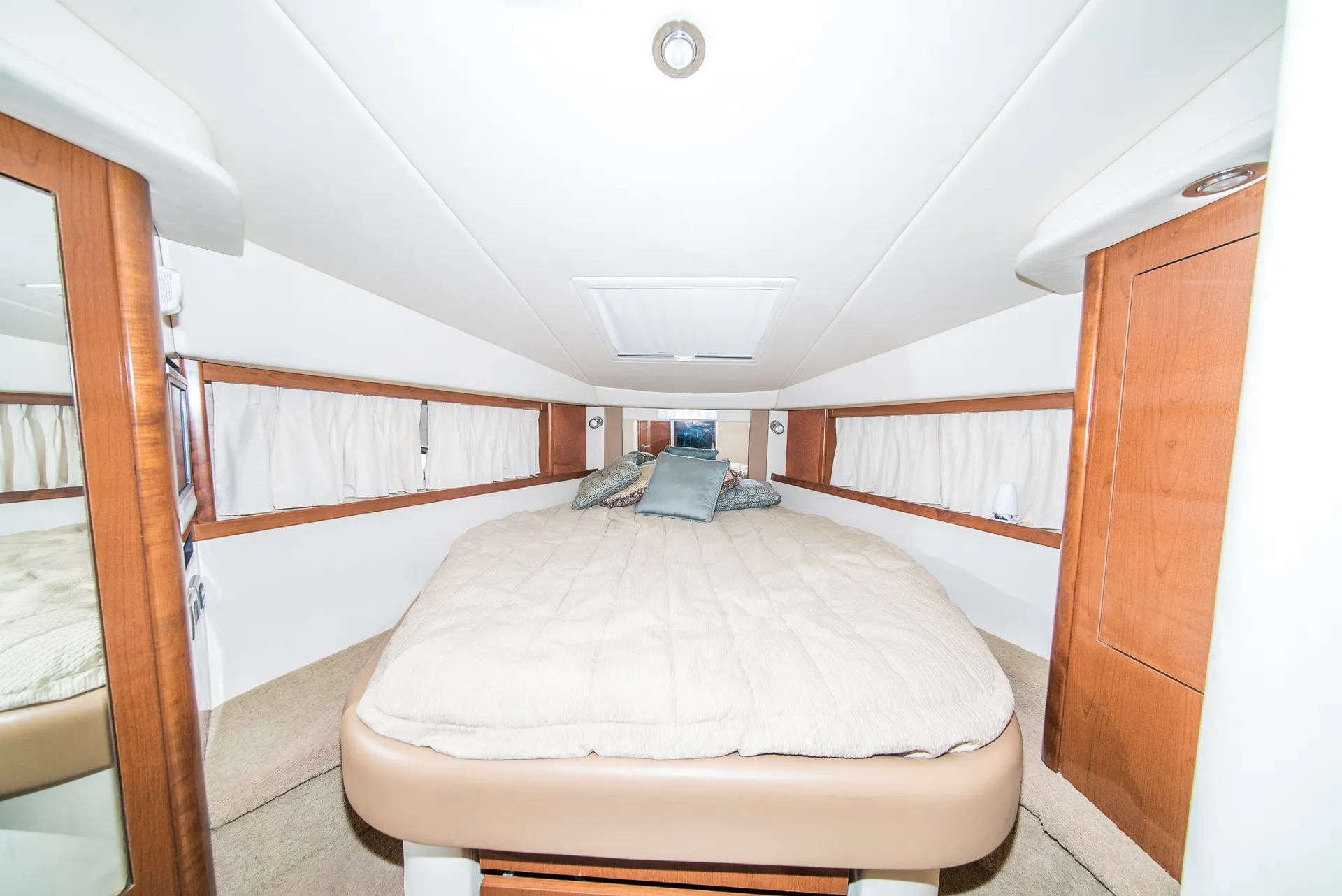 Sea Ray Boats 370 Sundancer w/Axius in Miami, FL — photo 7