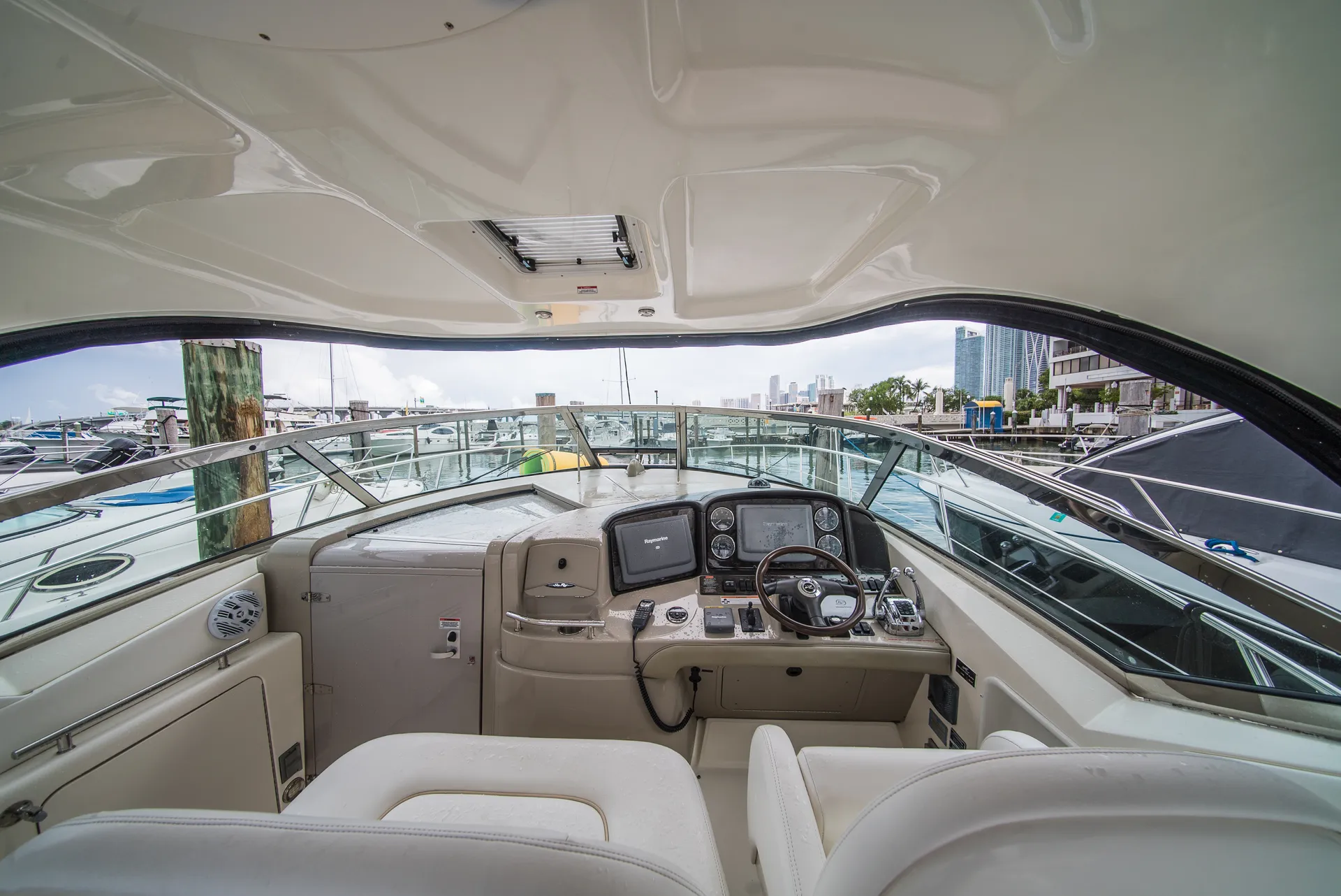 Sea Ray Boats 370 Sundancer w/Axius in Miami, FL — photo 8