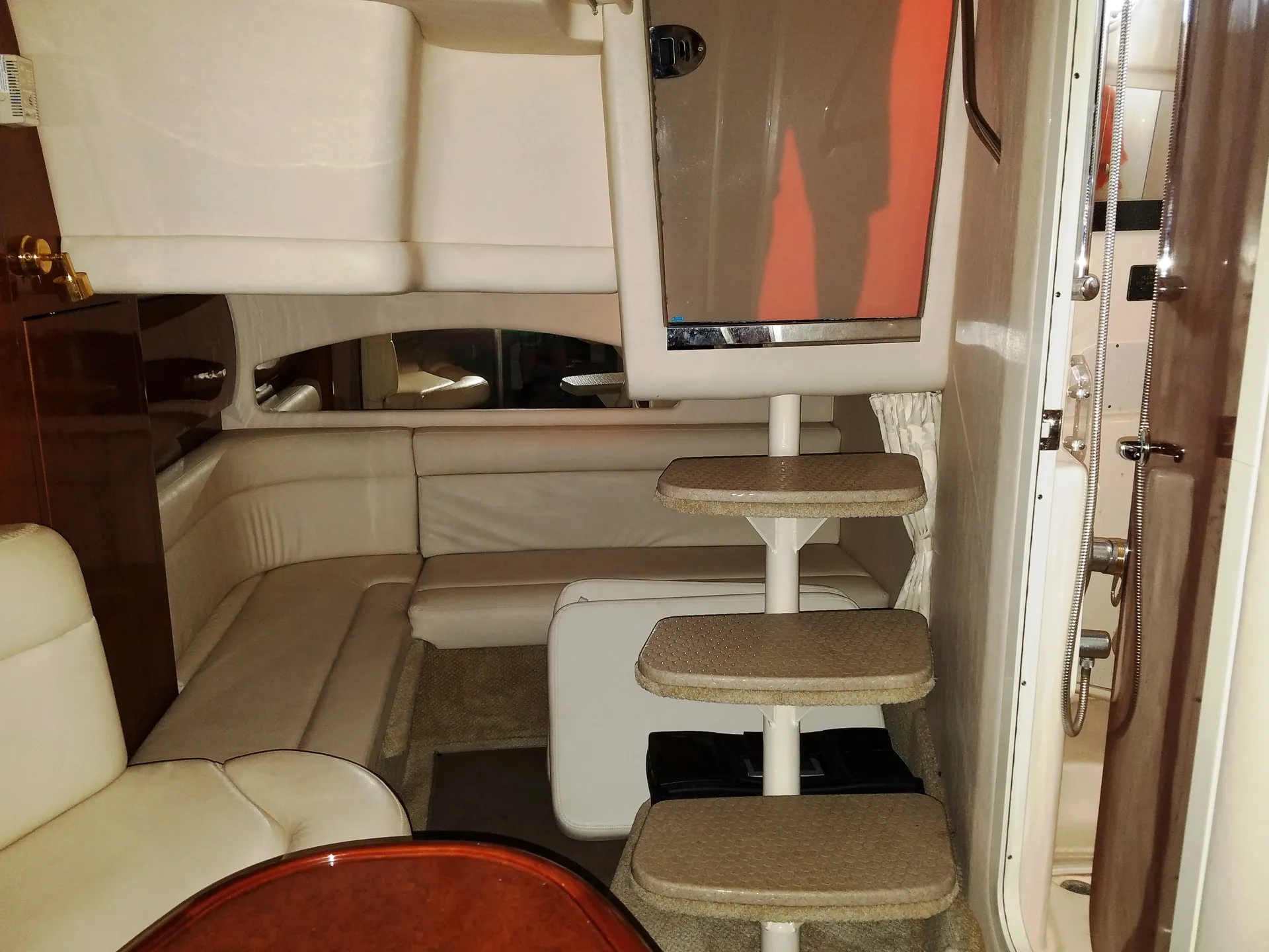 Sea Ray Boats 360 Sundancer in Gulfport, FL — photo 4