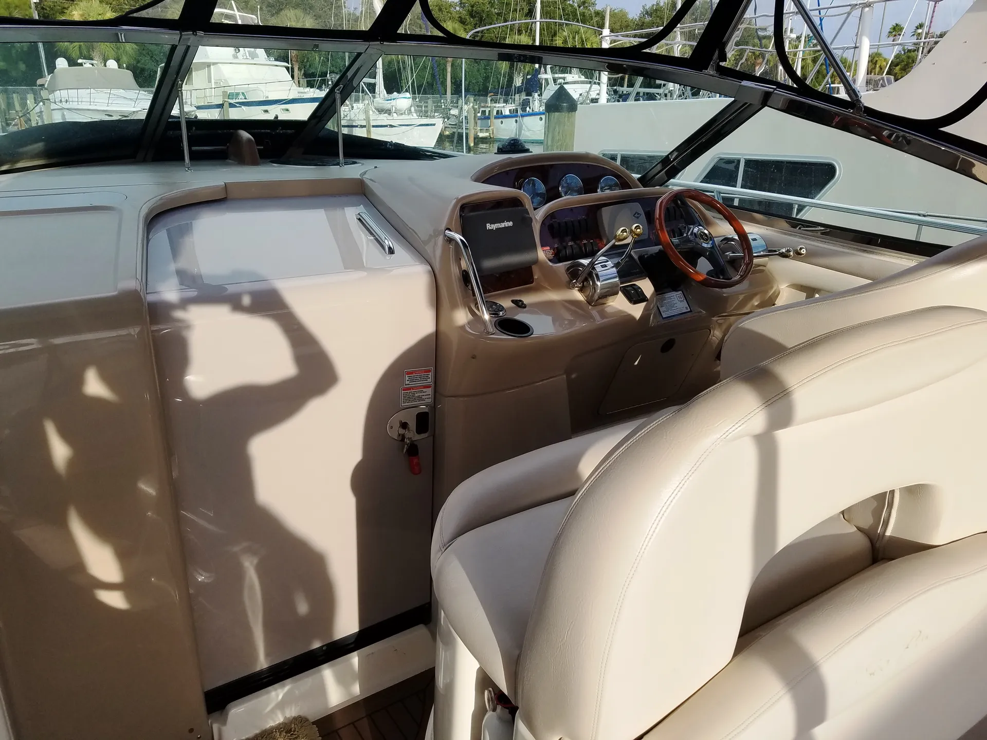 Sea Ray Boats 360 Sundancer in Gulfport, FL — photo 7