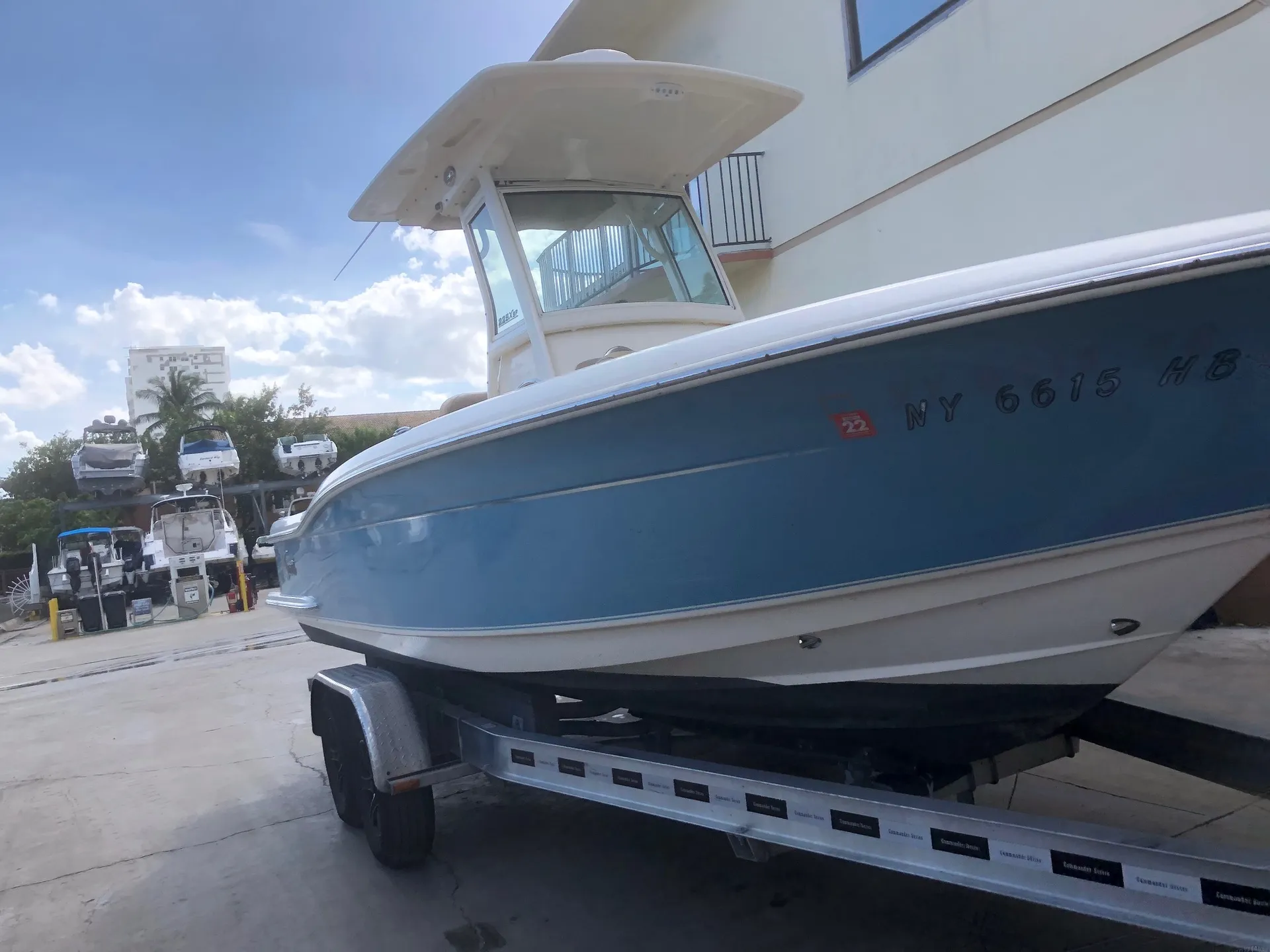 Scout Boats 225 XSF in Aventura, FL — photo 3