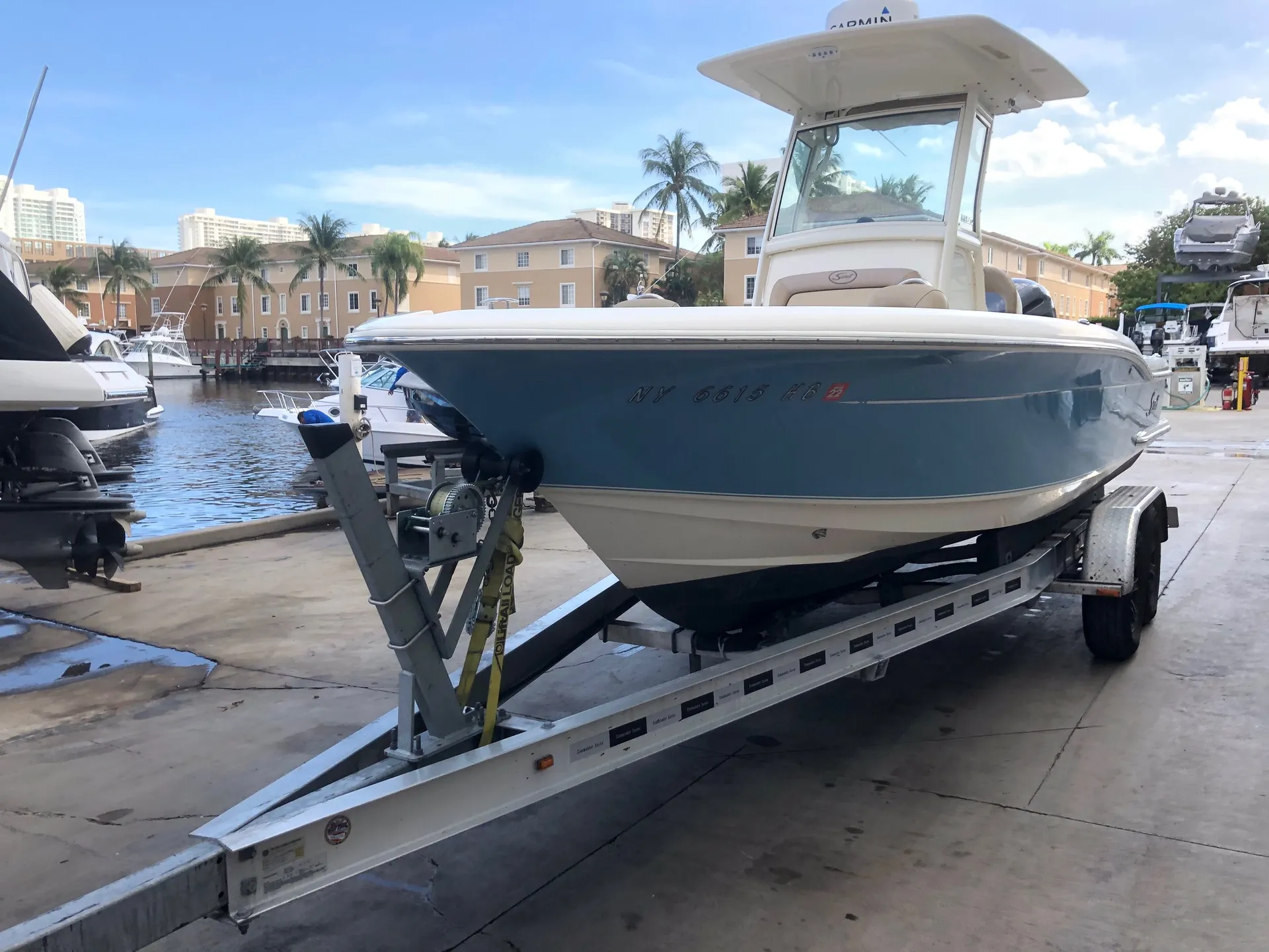 Scout Boats 225 XSF in Aventura, FL — photo 4