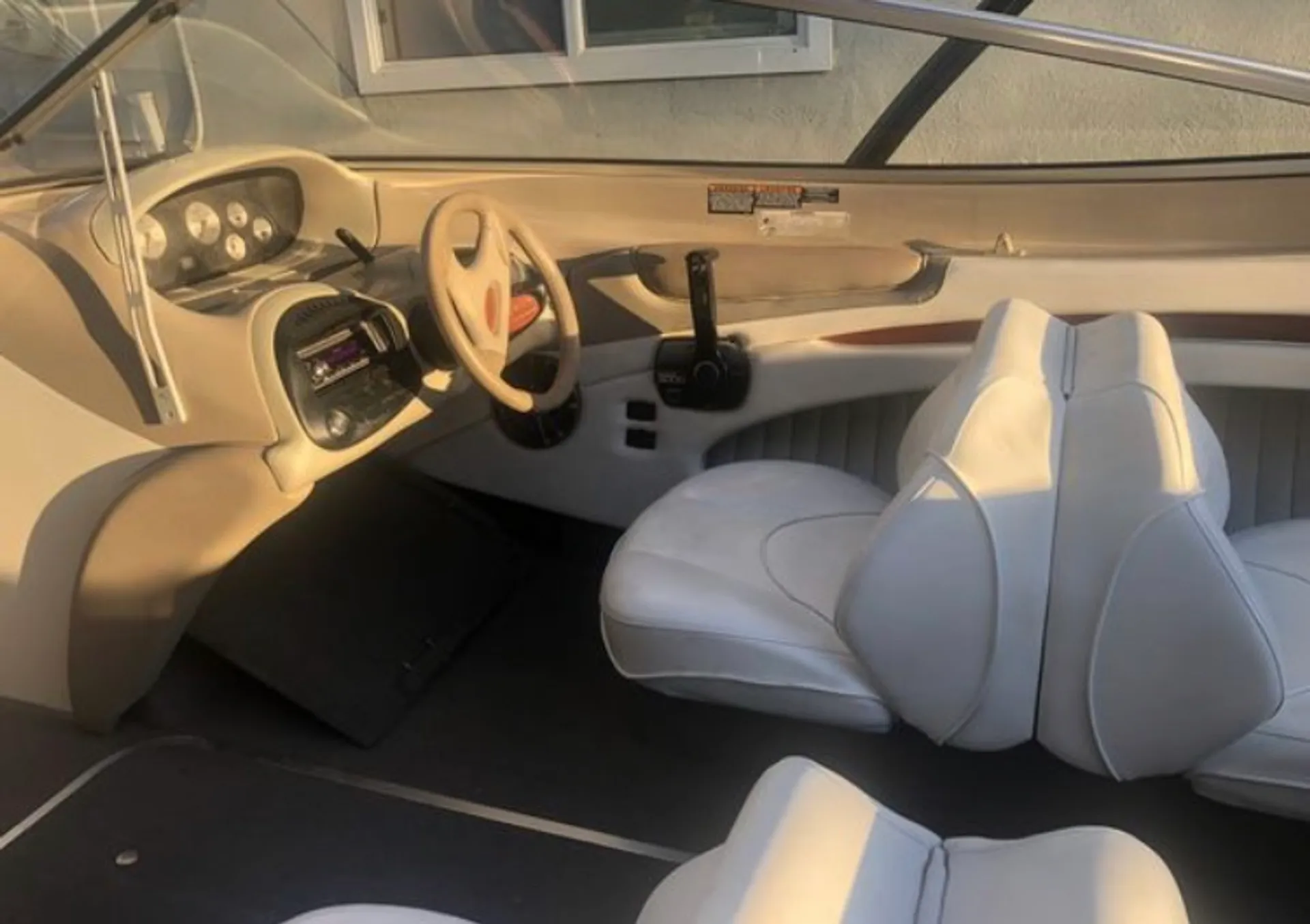 Bayliner 2050 Capri LS  in San Diego, CA — photo 2