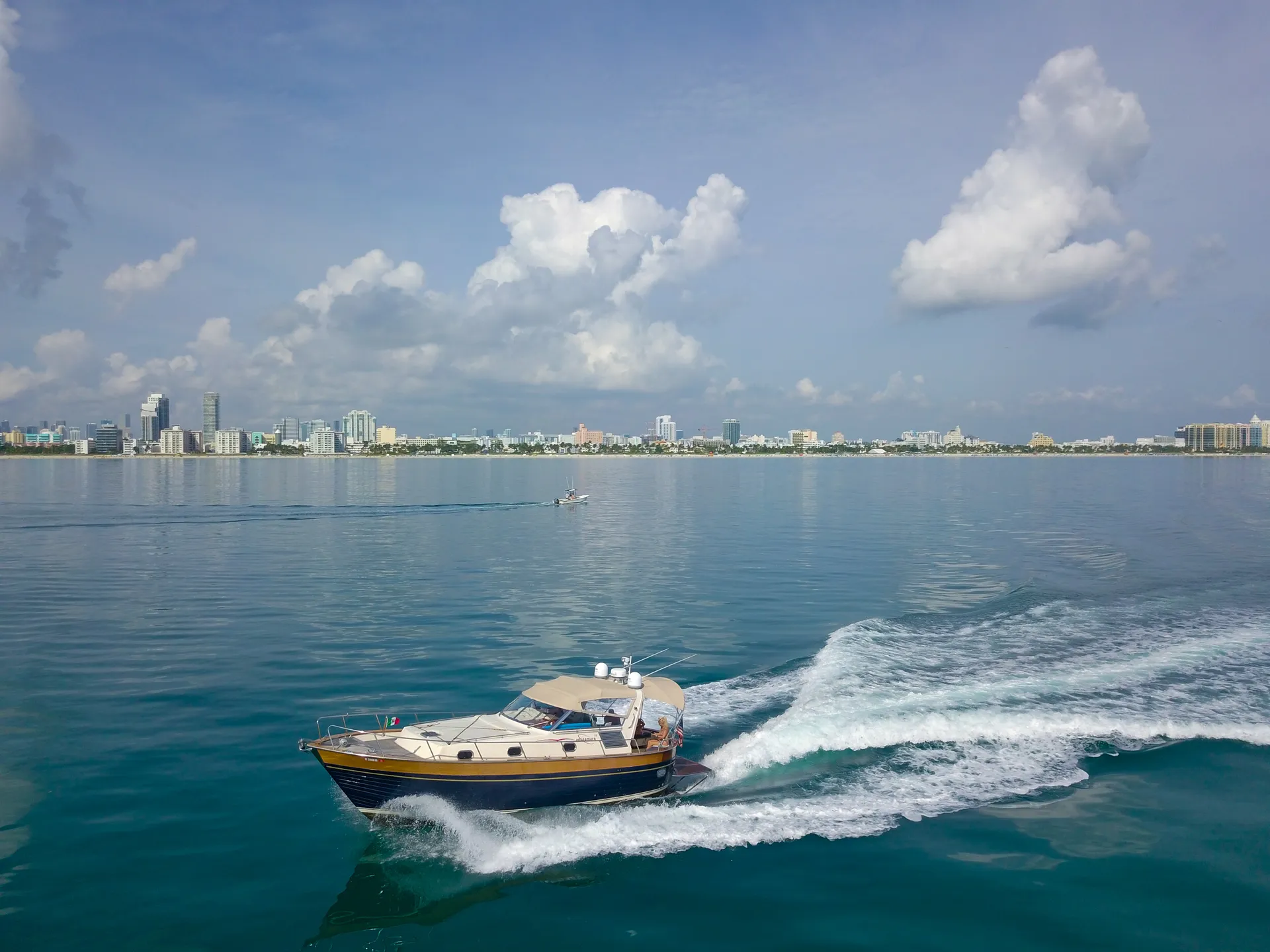 Other cabinato 11 in Miami, FL — photo 2