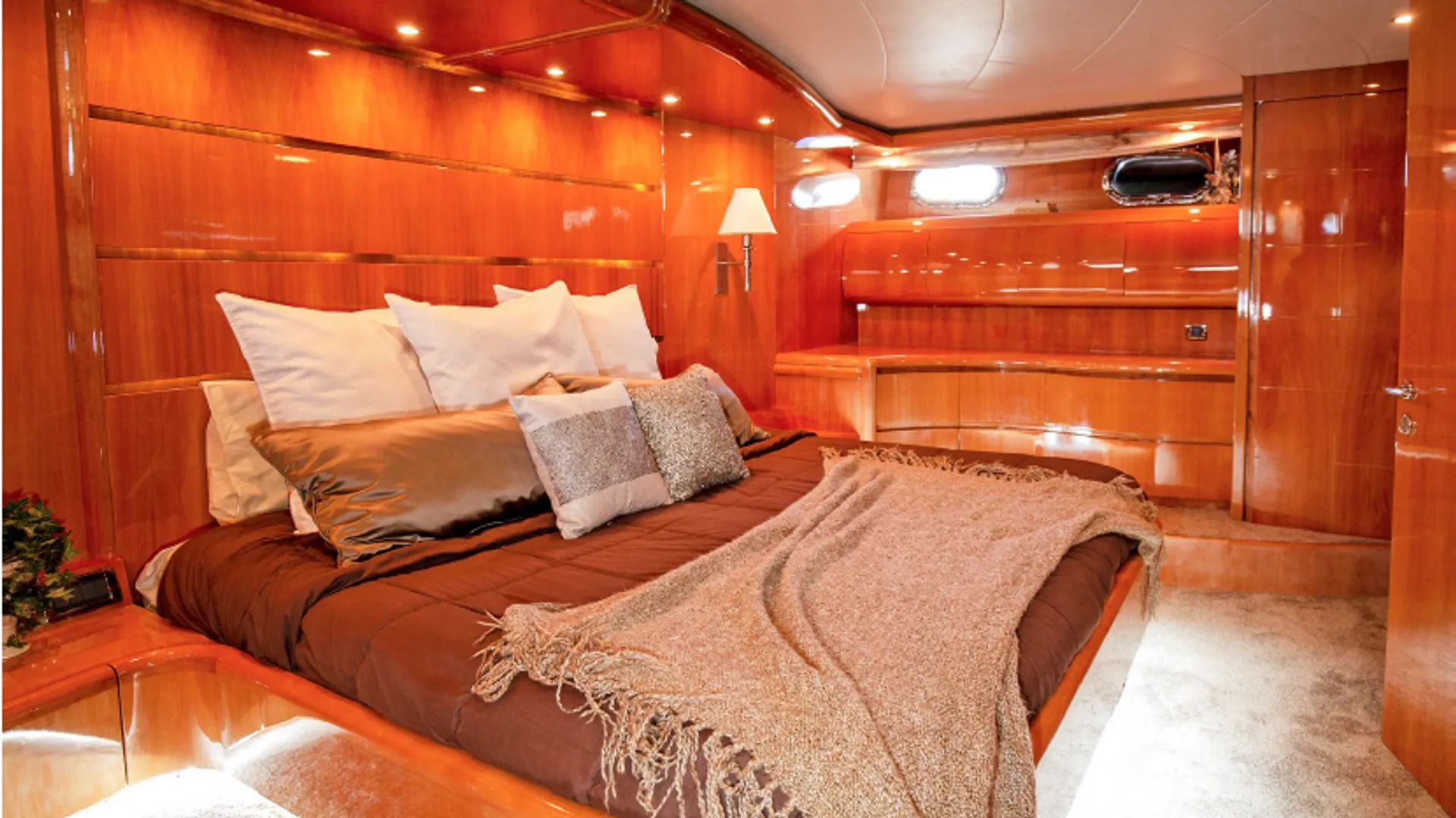 Maiora Yachts 105 Yacht in Miami, FL — photo 7