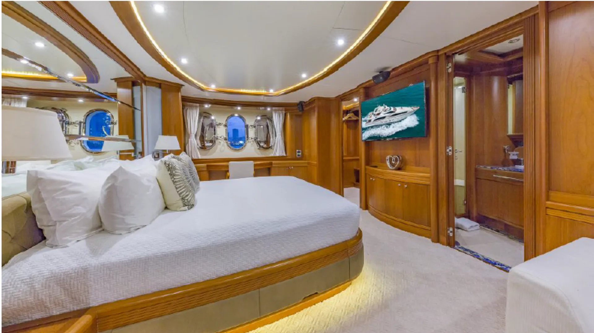 Maiora Yachts 105 Yacht in Miami, FL — photo 8