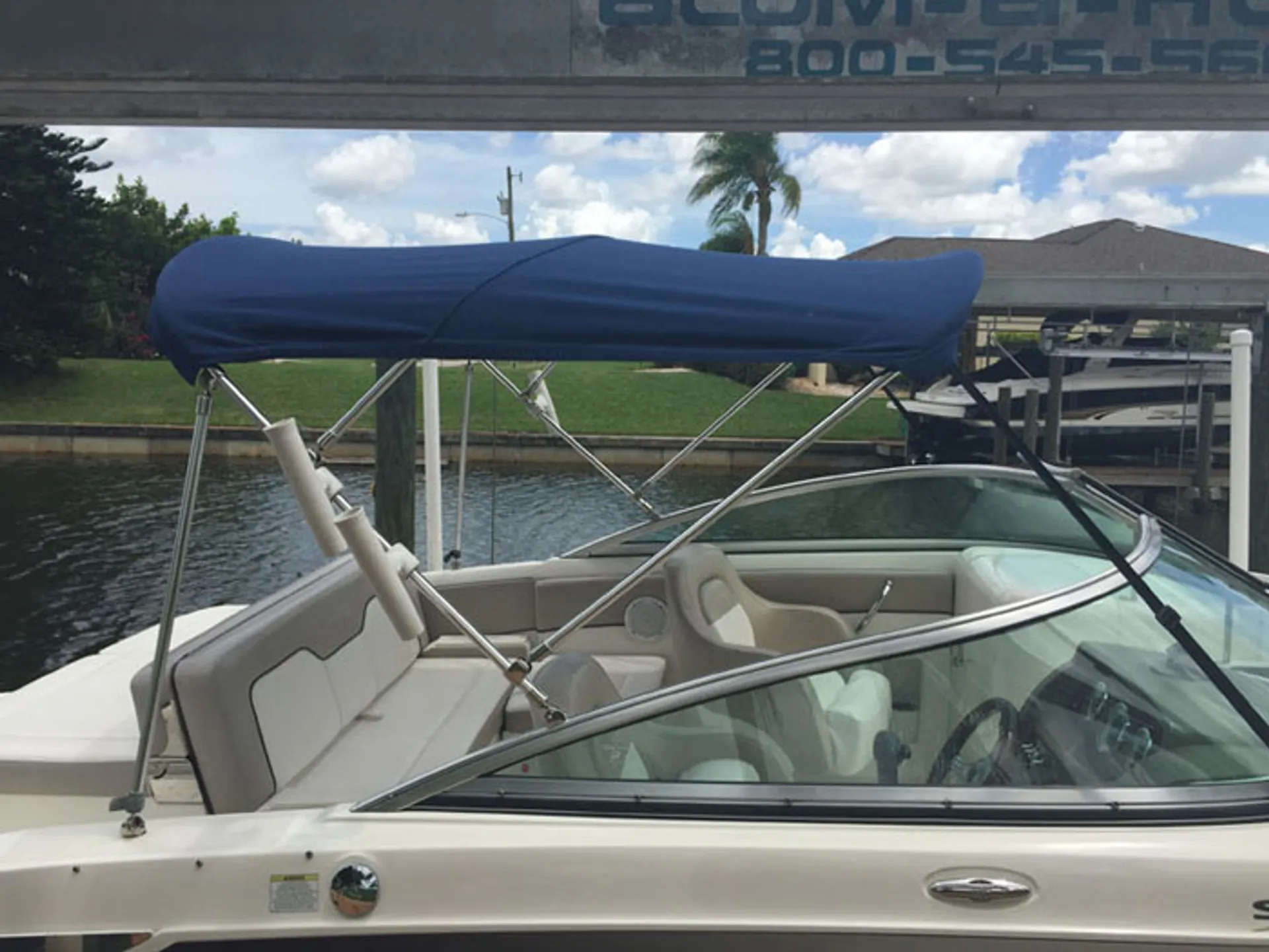 Sea Ray Boats 220 Sundeck  in Cape Coral, FL — photo 3