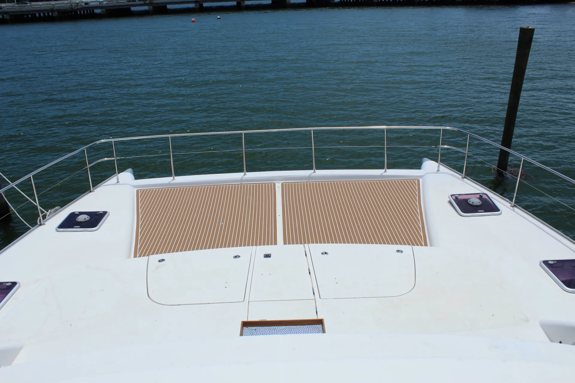 Leopard  474 power catamaran in Fort Lauderdale, FL — photo 10