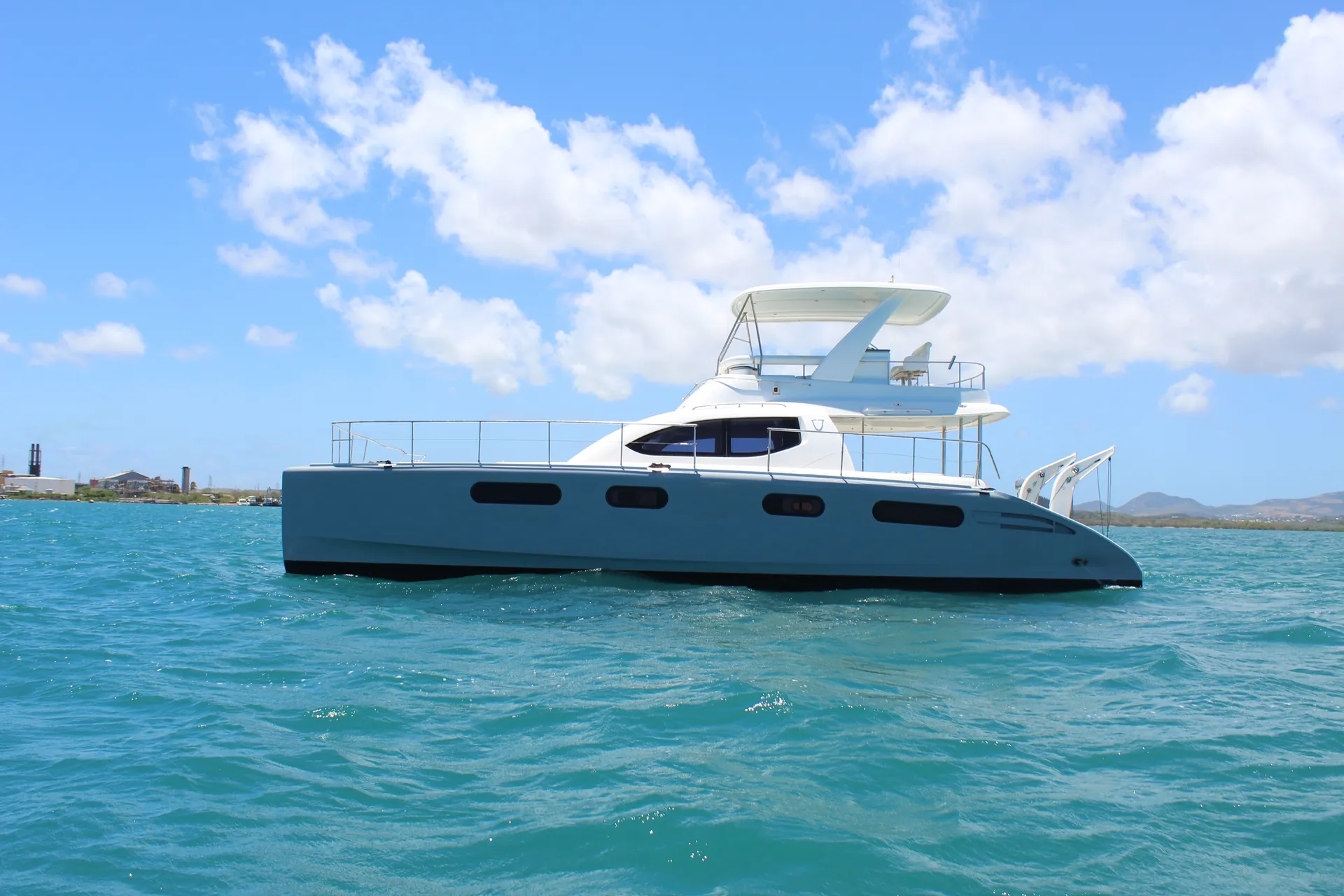 Leopard  474 power catamaran in Fort Lauderdale, FL — photo 8