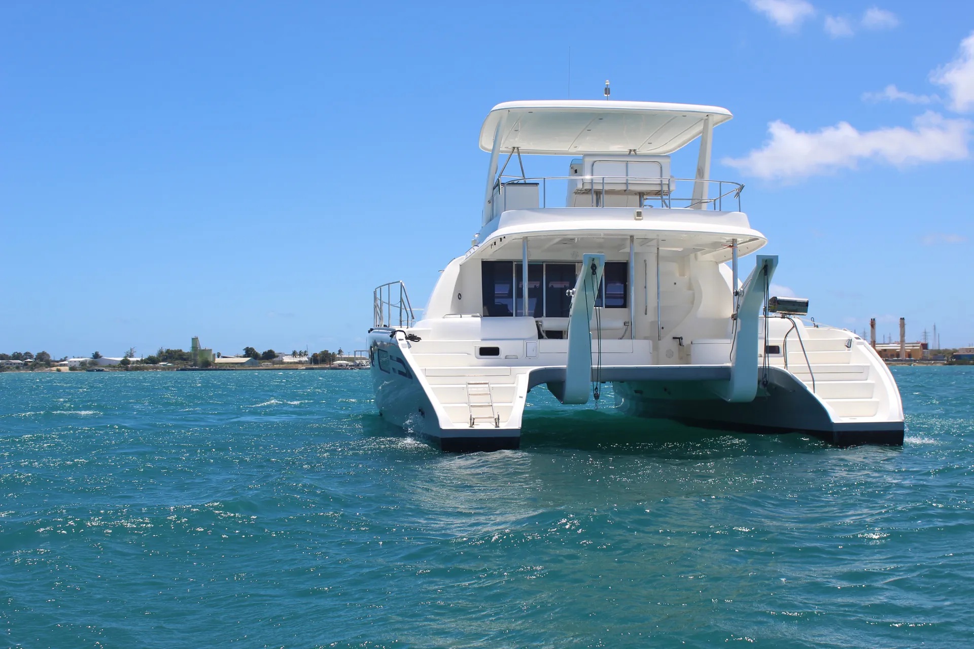 Leopard  474 power catamaran in Fort Lauderdale, FL — photo 4