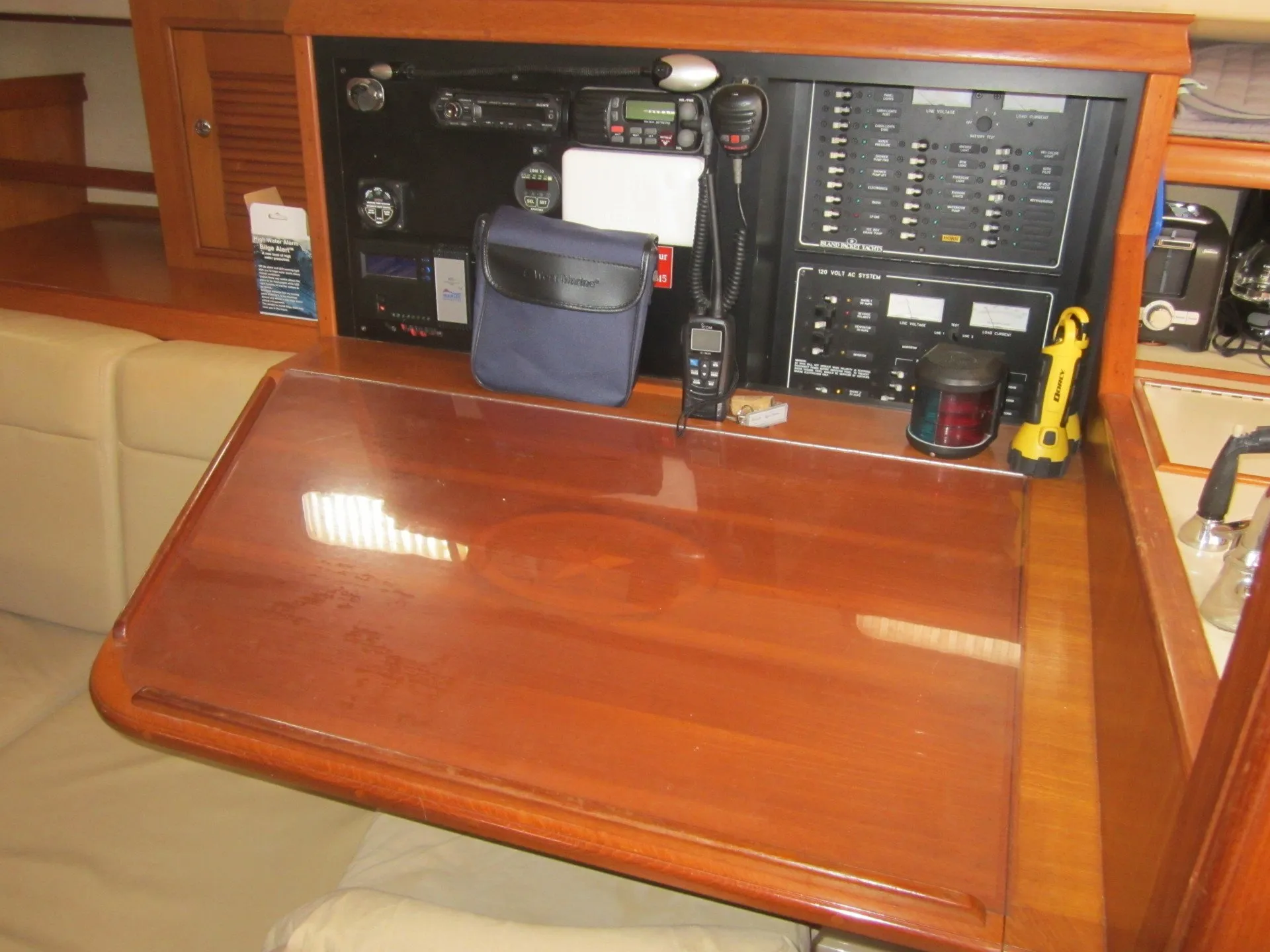 Island Packet Yachts Island Packet 420 in Cape Coral, FL — photo 7