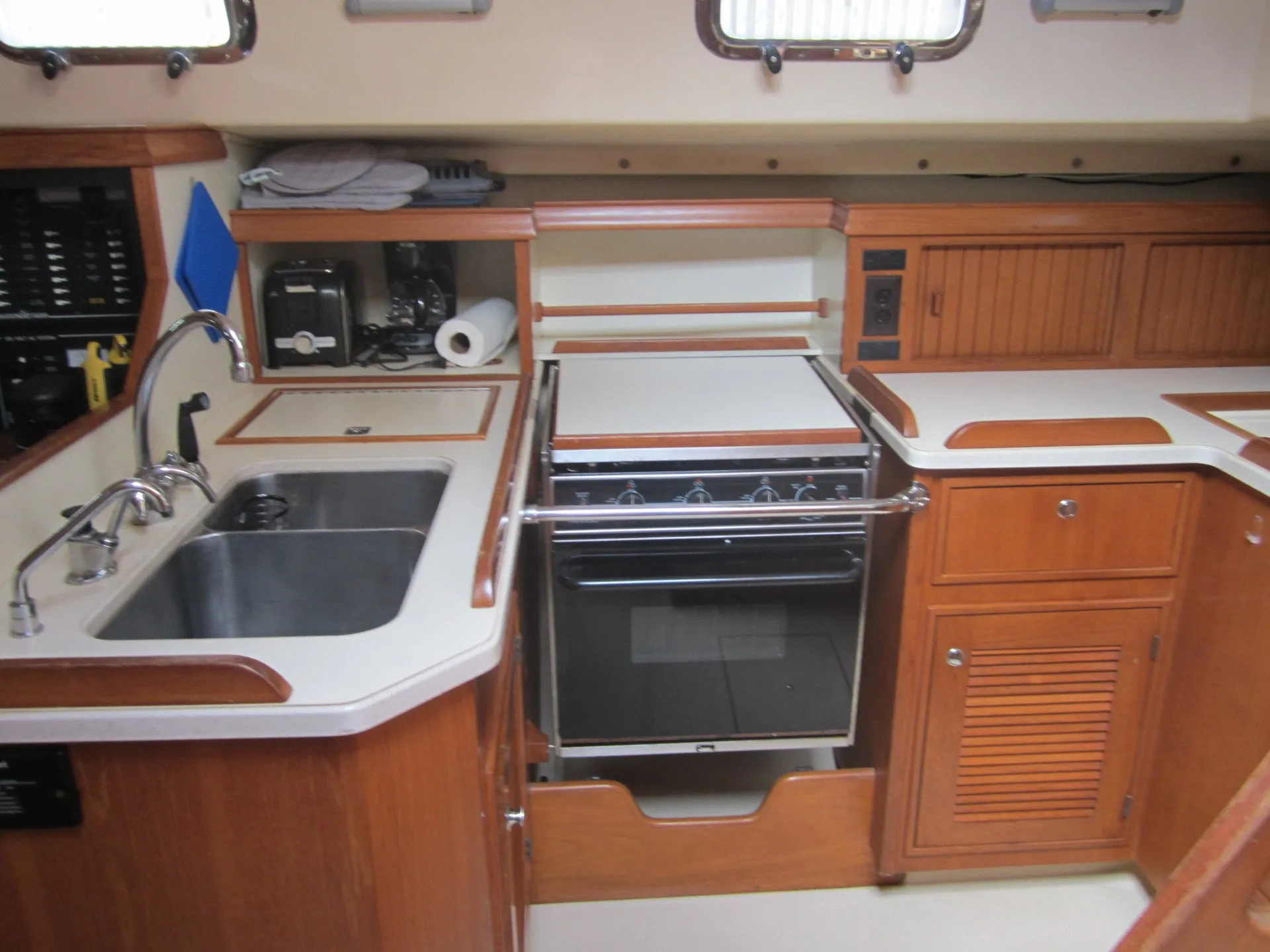 Island Packet Yachts Island Packet 420 in Cape Coral, FL — photo 6