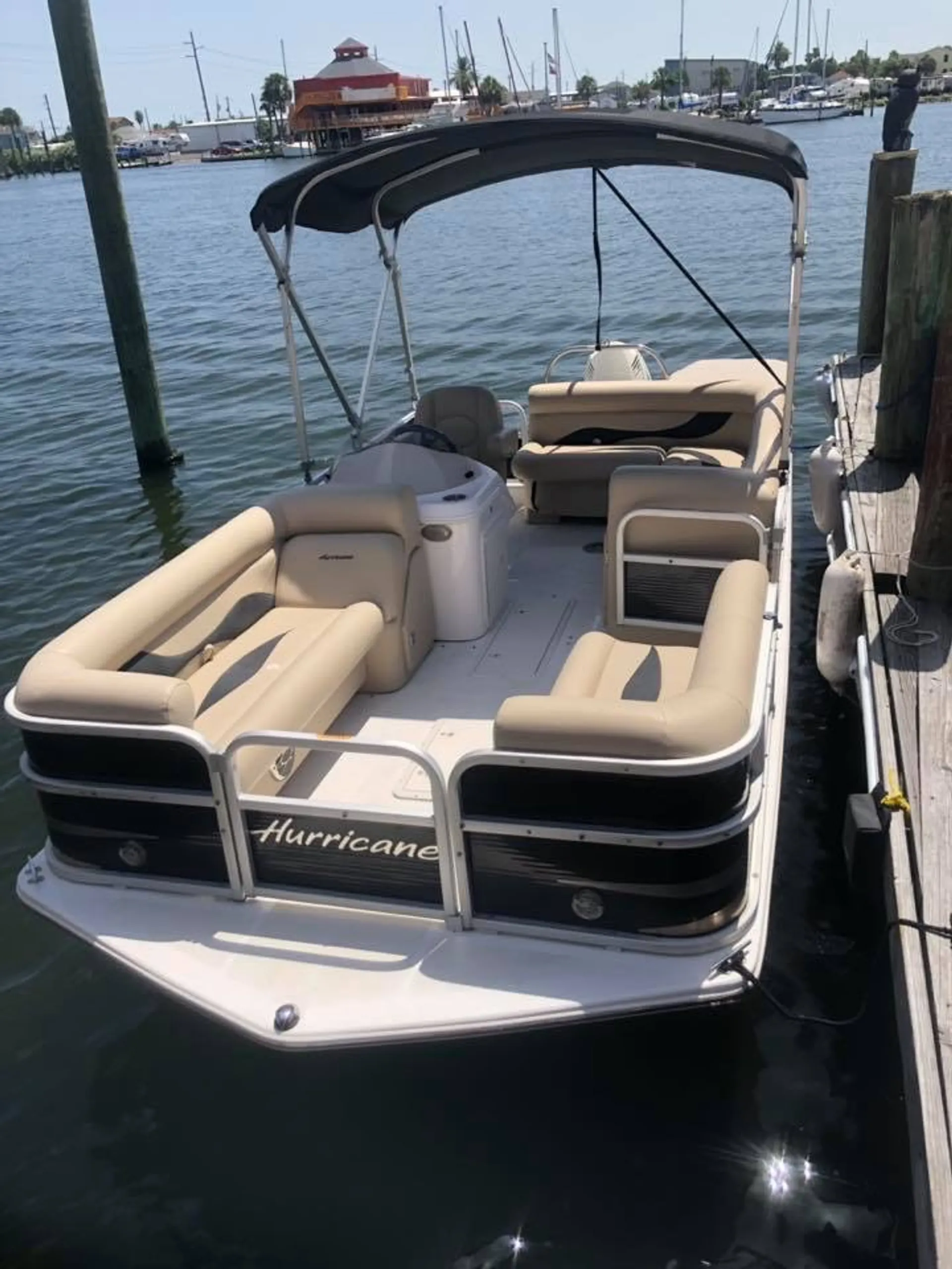 20' Hurricane - Perfect for family fun and Fish! 