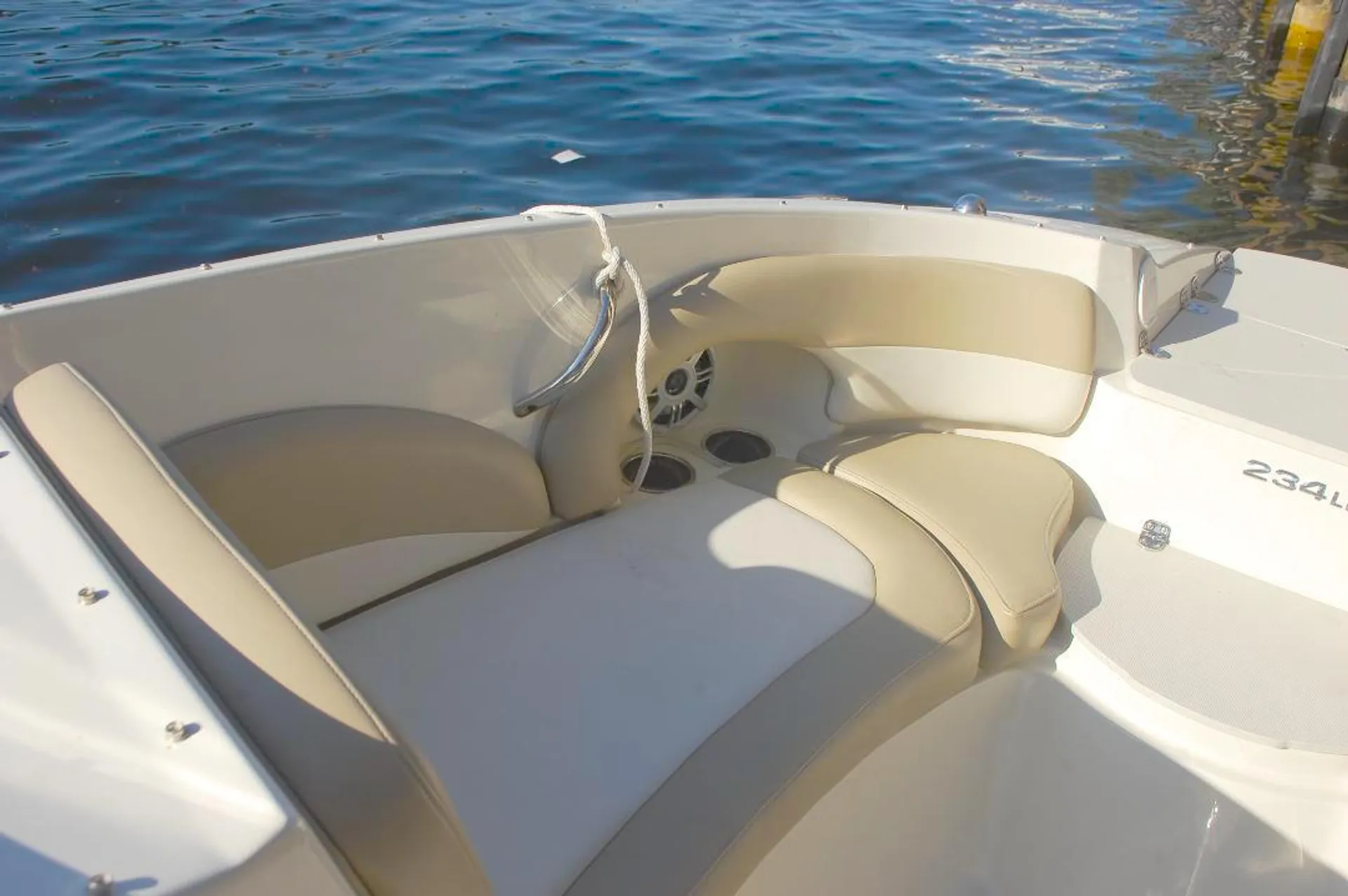 Stingray Boats 234LR  in Fort Lauderdale, FL — photo 4