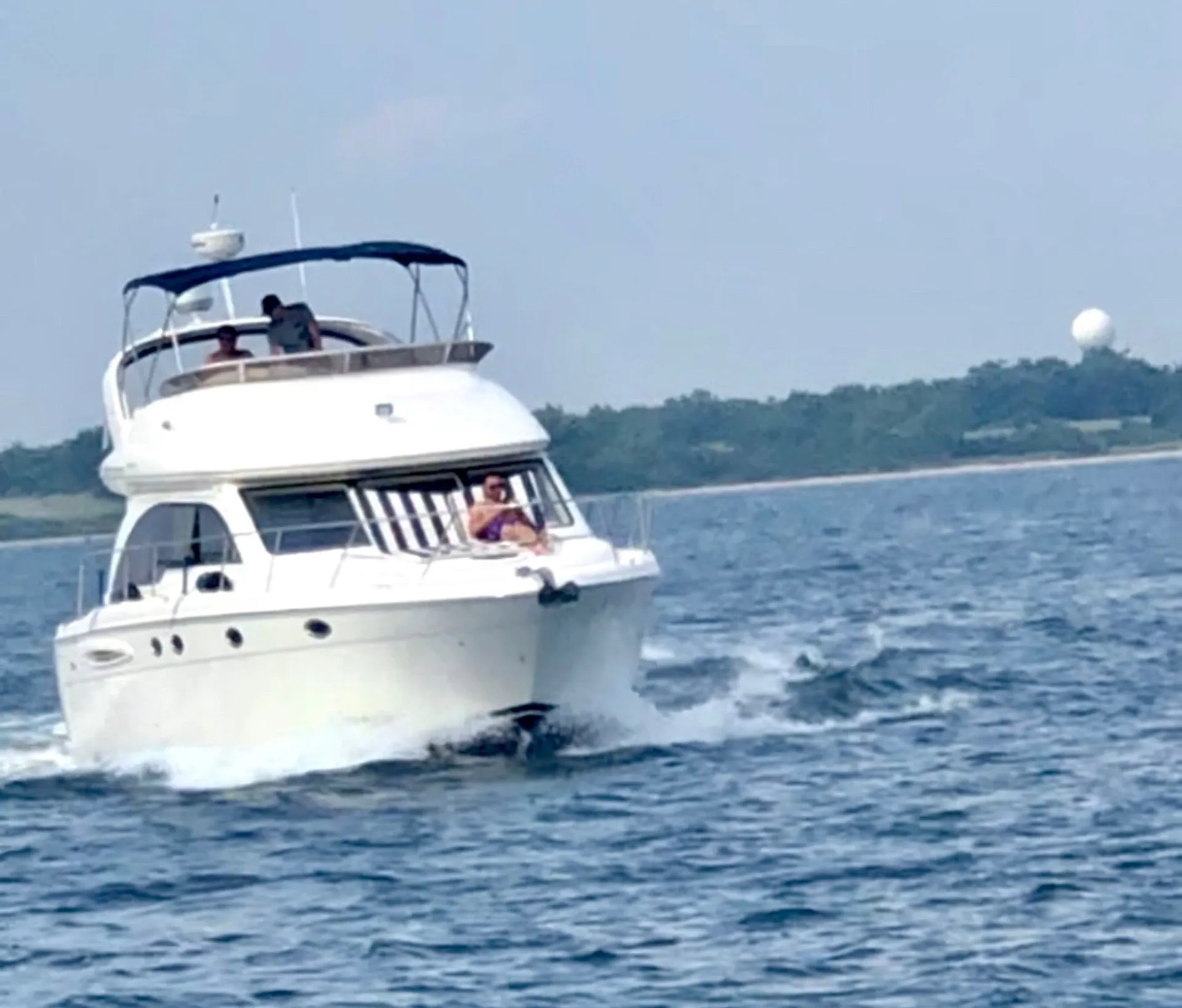 Meridian Yachts 411 Sedan in Brooklyn, NY — photo 8