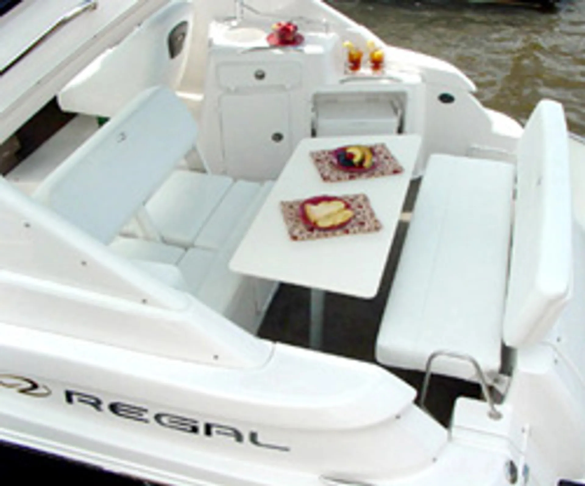 Regal Boats 2860 Window Express in Jacksonville, FL — photo 5