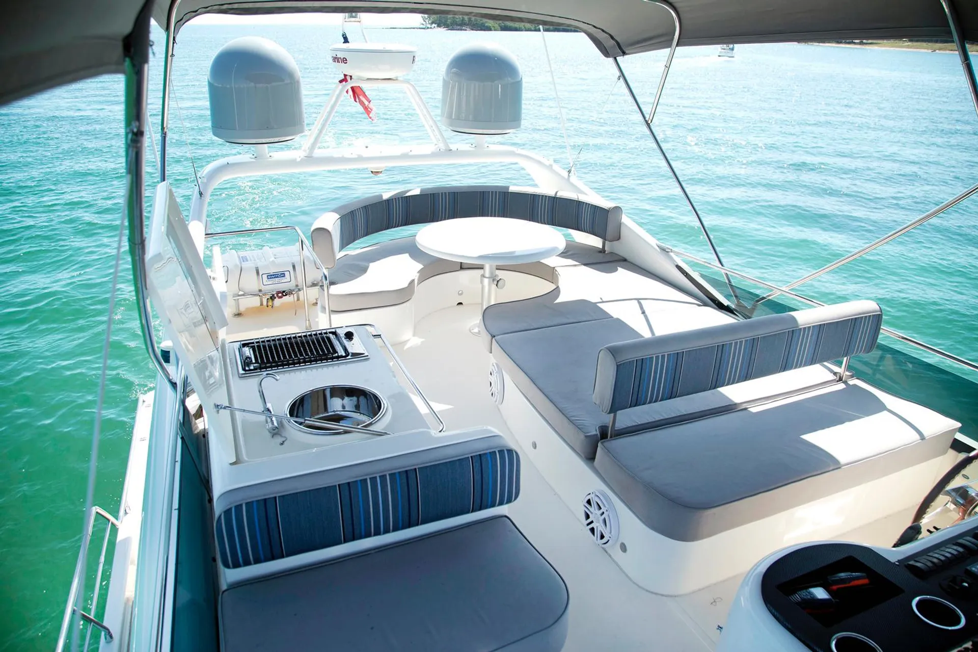 Uniesse Boats 58 Flybrige Motor Yatch in Miami, FL — photo 10