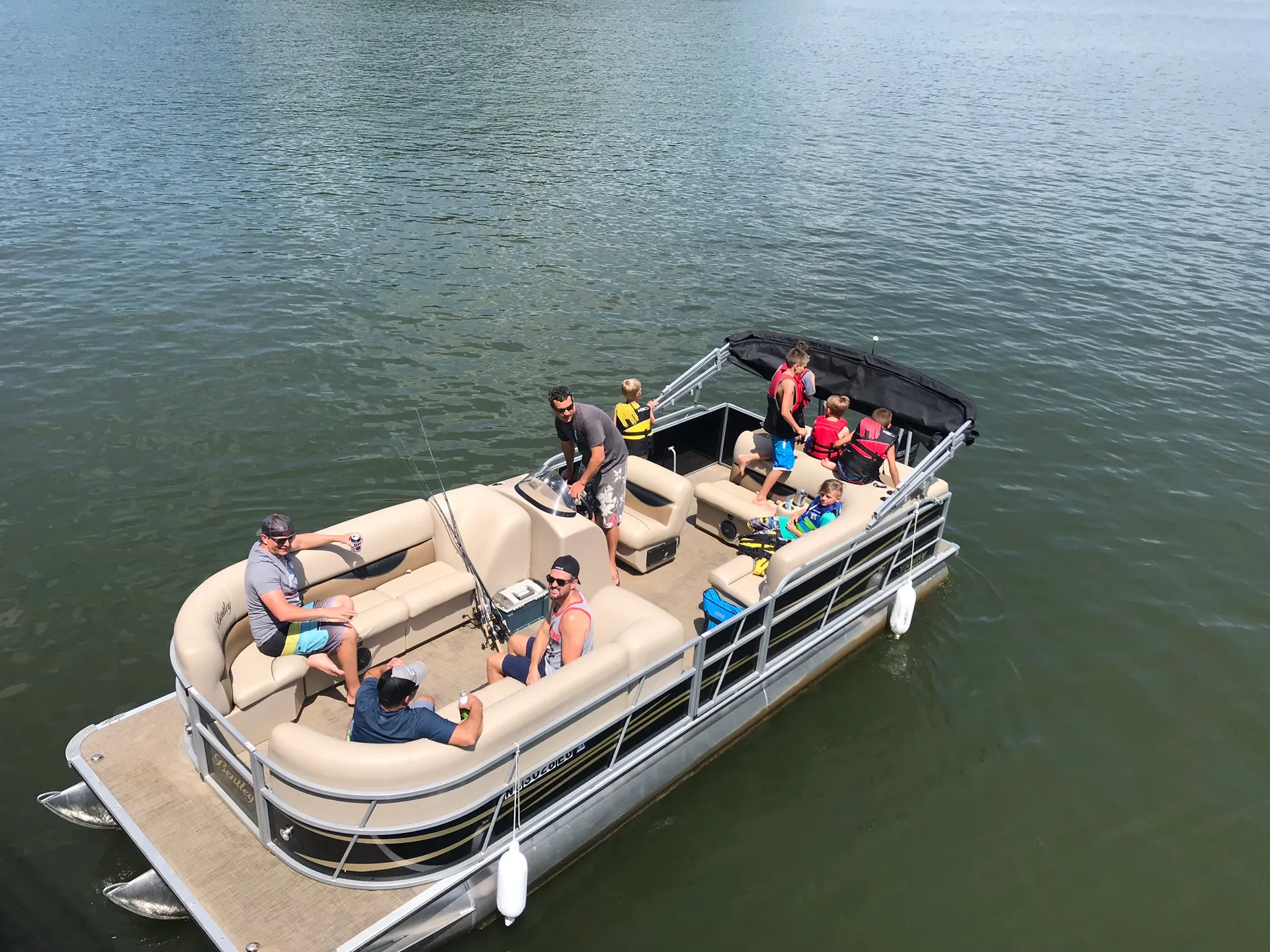 2018 24' Tritoon, 150hp, up to 16 Passangers